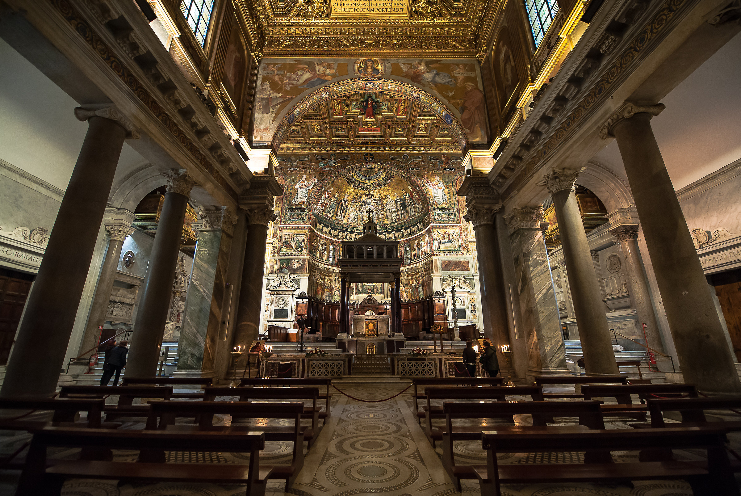 Roma-Interno S.Maria in Trastevere