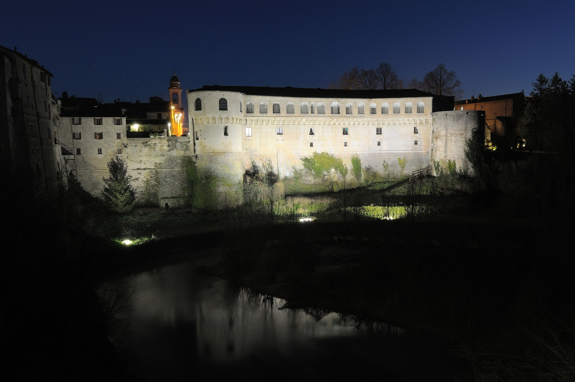 Palazzo Ducale on a bend in the river Metauro