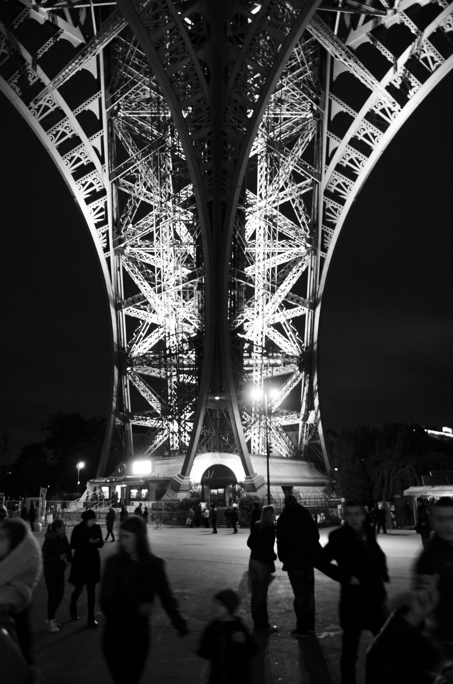 | Voici Paris |