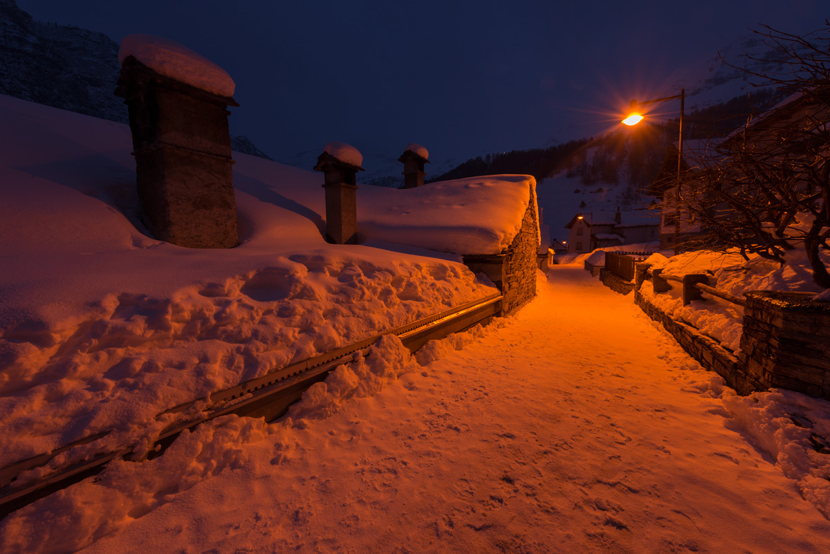 Bosco Gurin by night