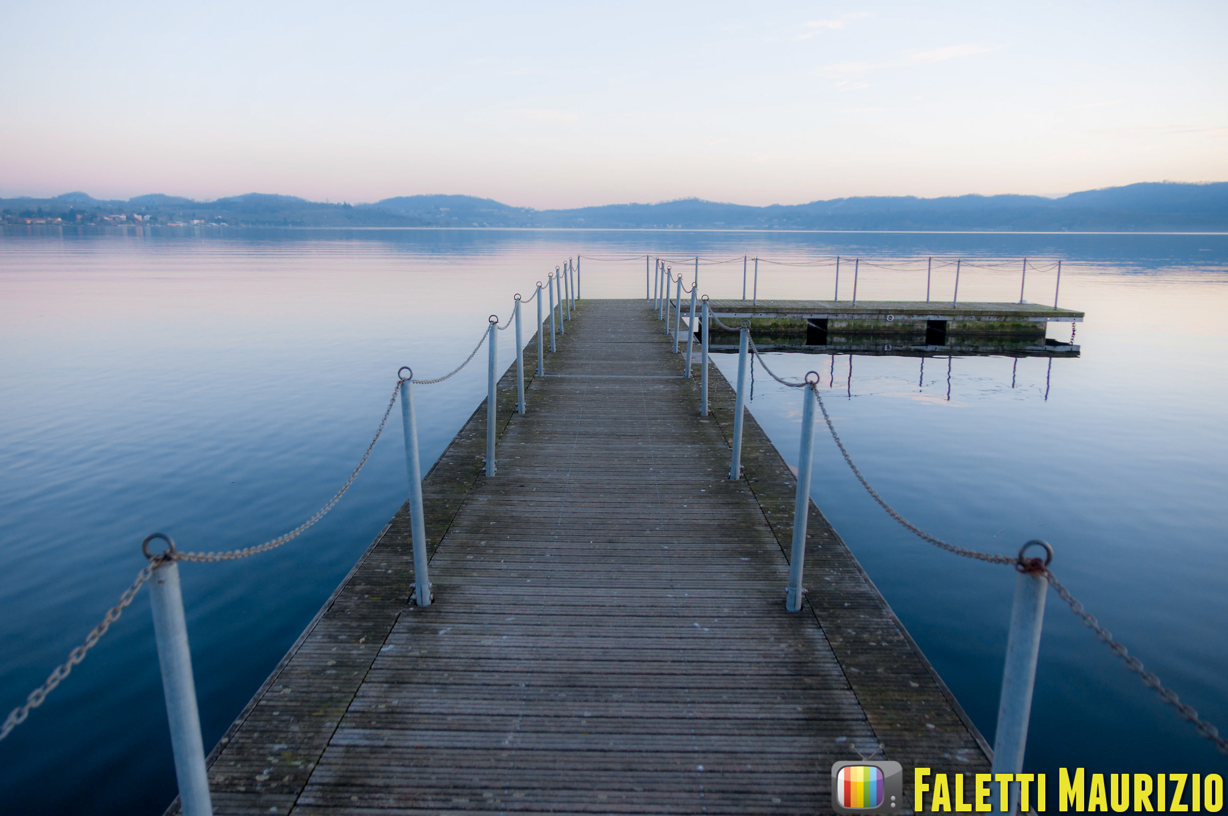 walkway on Lake viverone