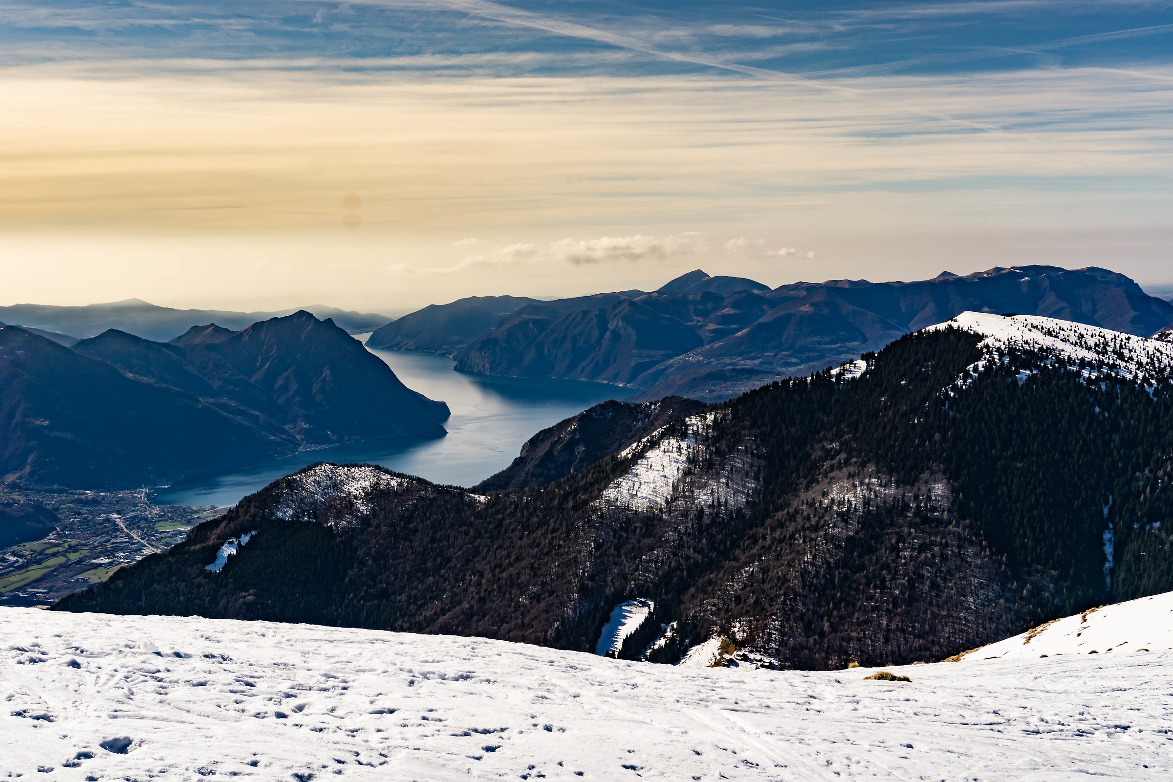 Lake Iseo from top pora