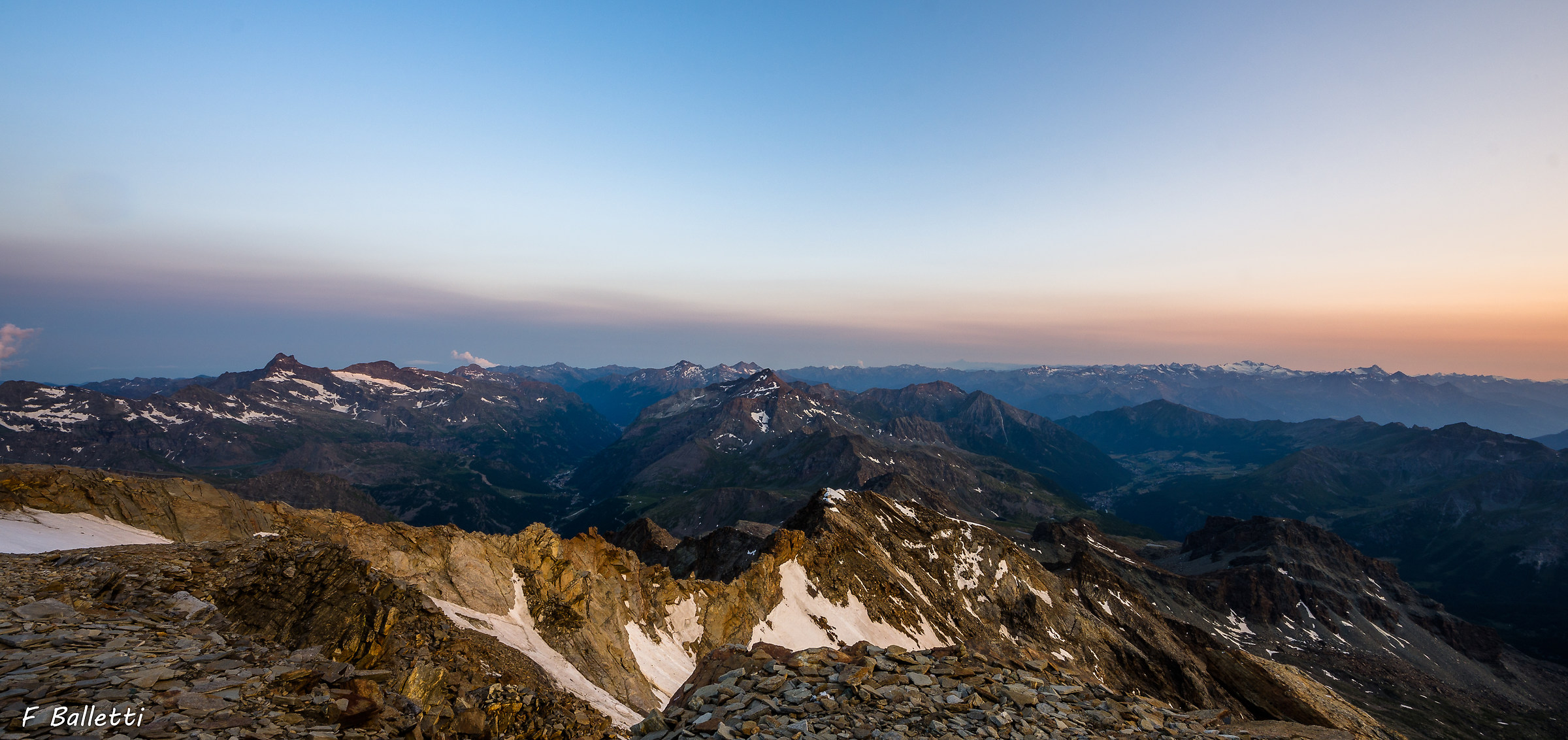 Tramonto sulla Valle d'Aosta