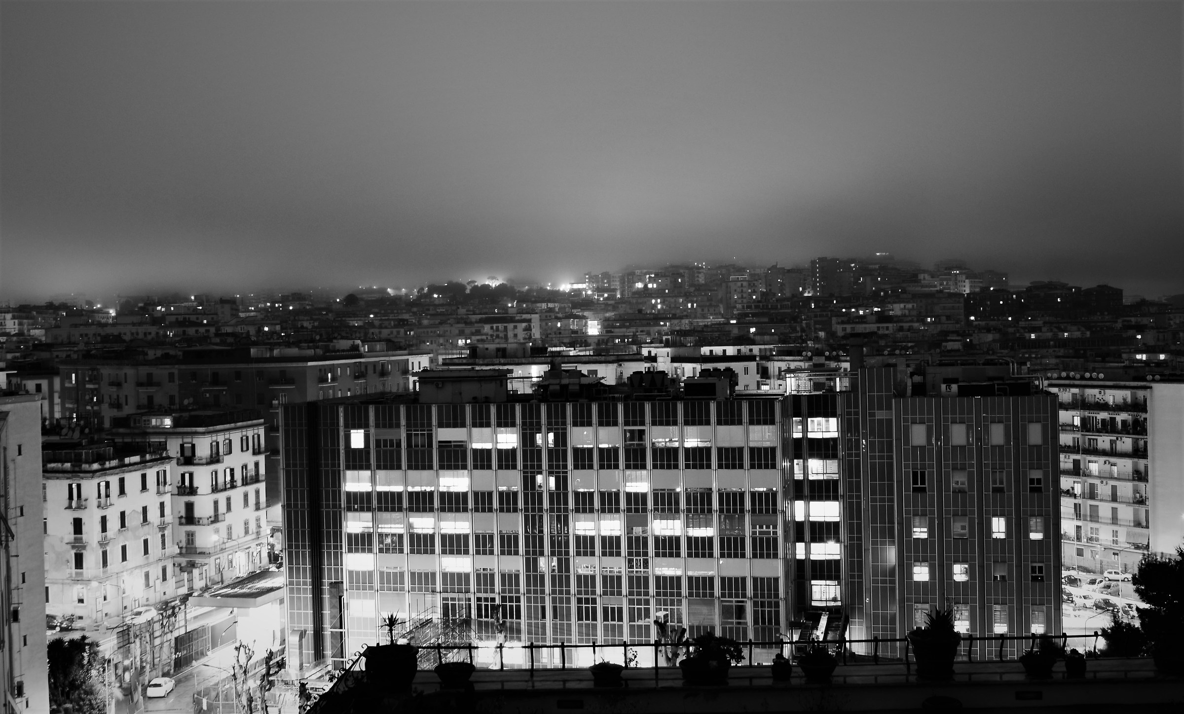 Naples Black & White