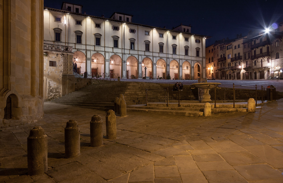 Arrivo in Piazza Grande ...