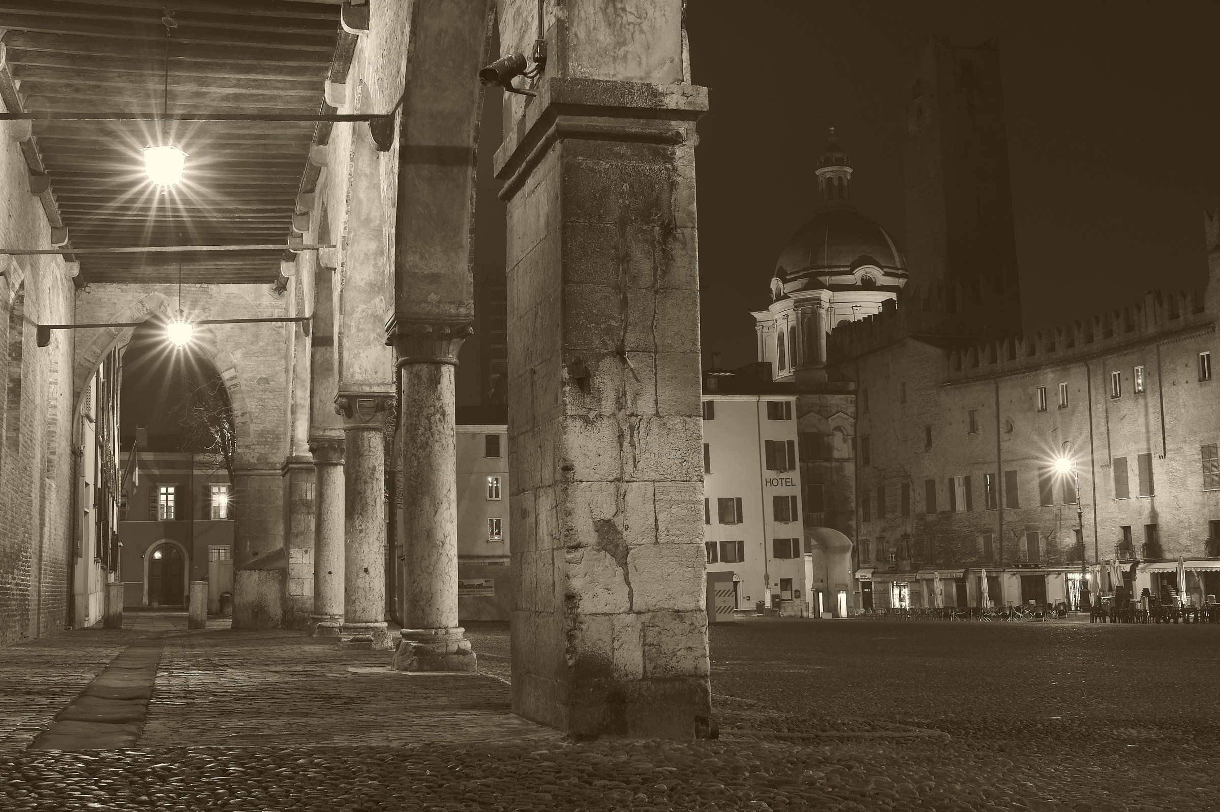 Mantova, piazza Sordello