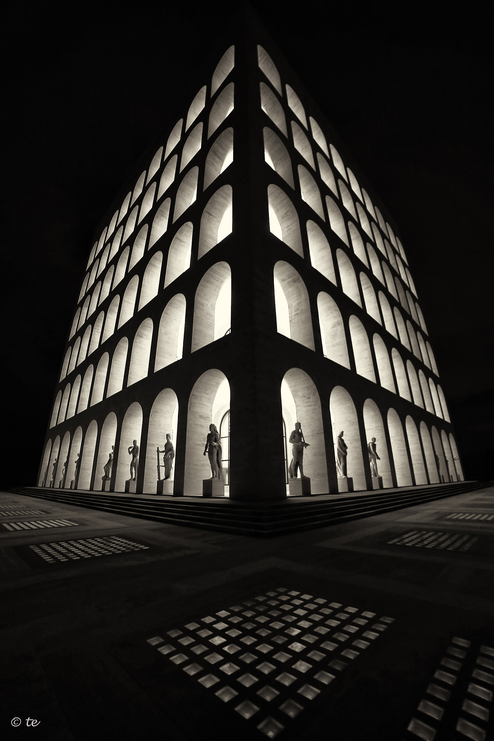 Il Colosseo Quadrato EUR