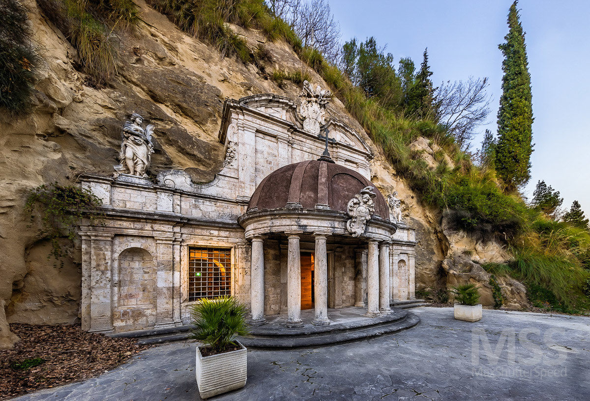 Temple Sant'Emidio the caves (Ascoli Piceno)