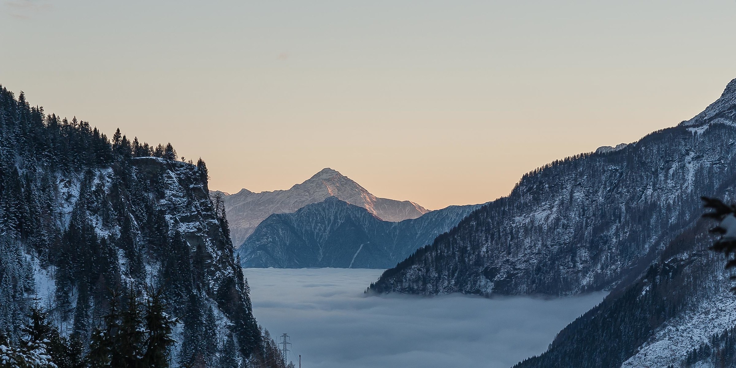 mare di nebbia -val chiavenna-