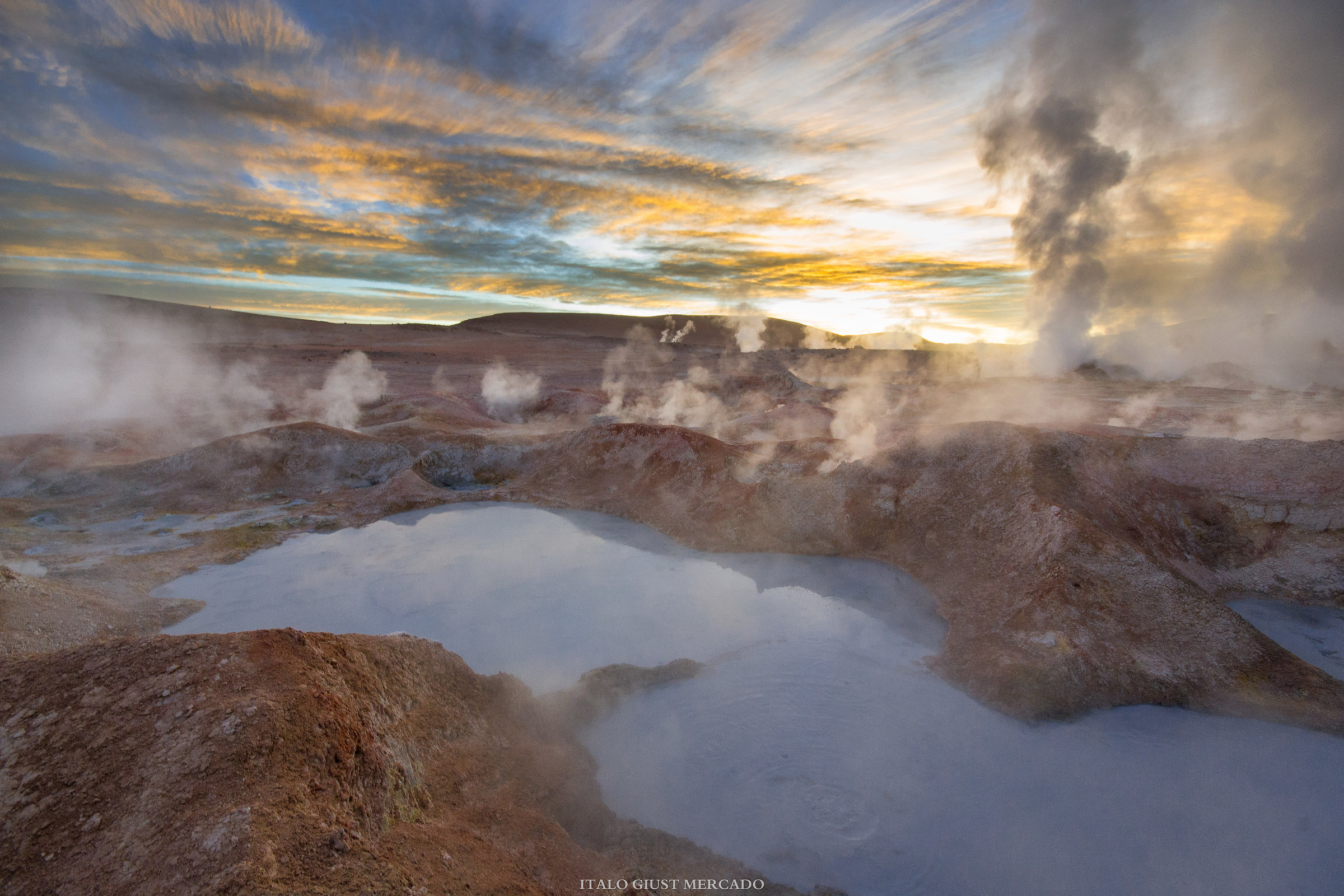 Land that oozes dawn Colors