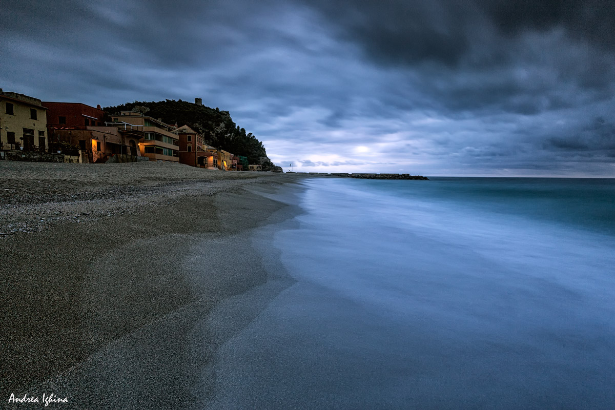 Alba uggiosa a Varigotti