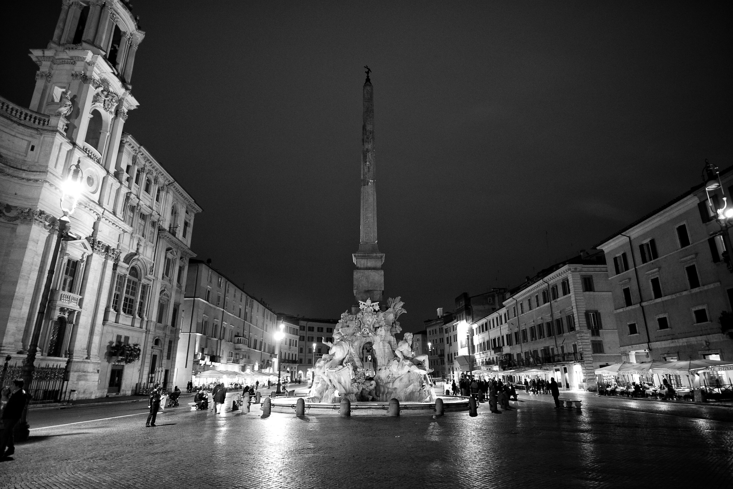 Navona by night