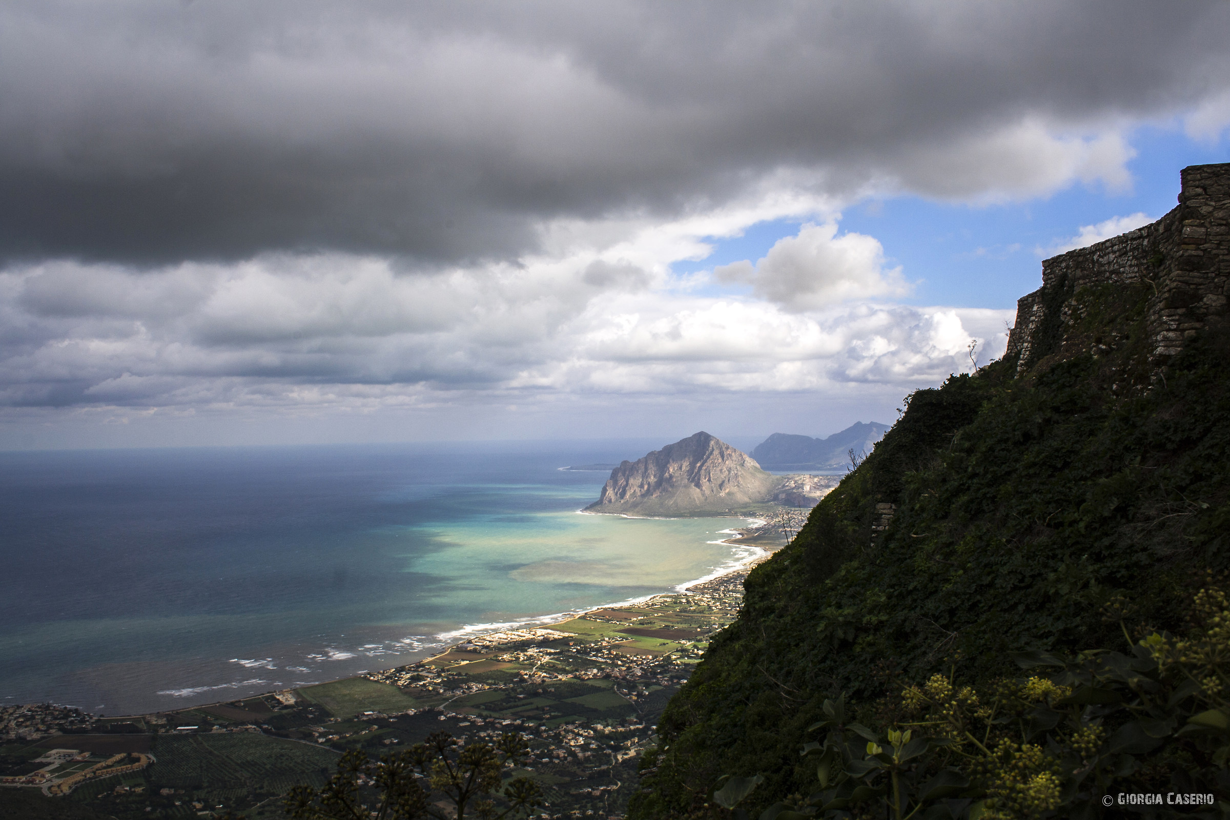 Ombre e luci sul monte Cofano