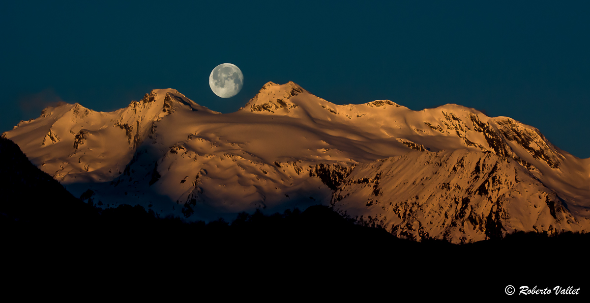 Sorge il sole, tramonta la luna...