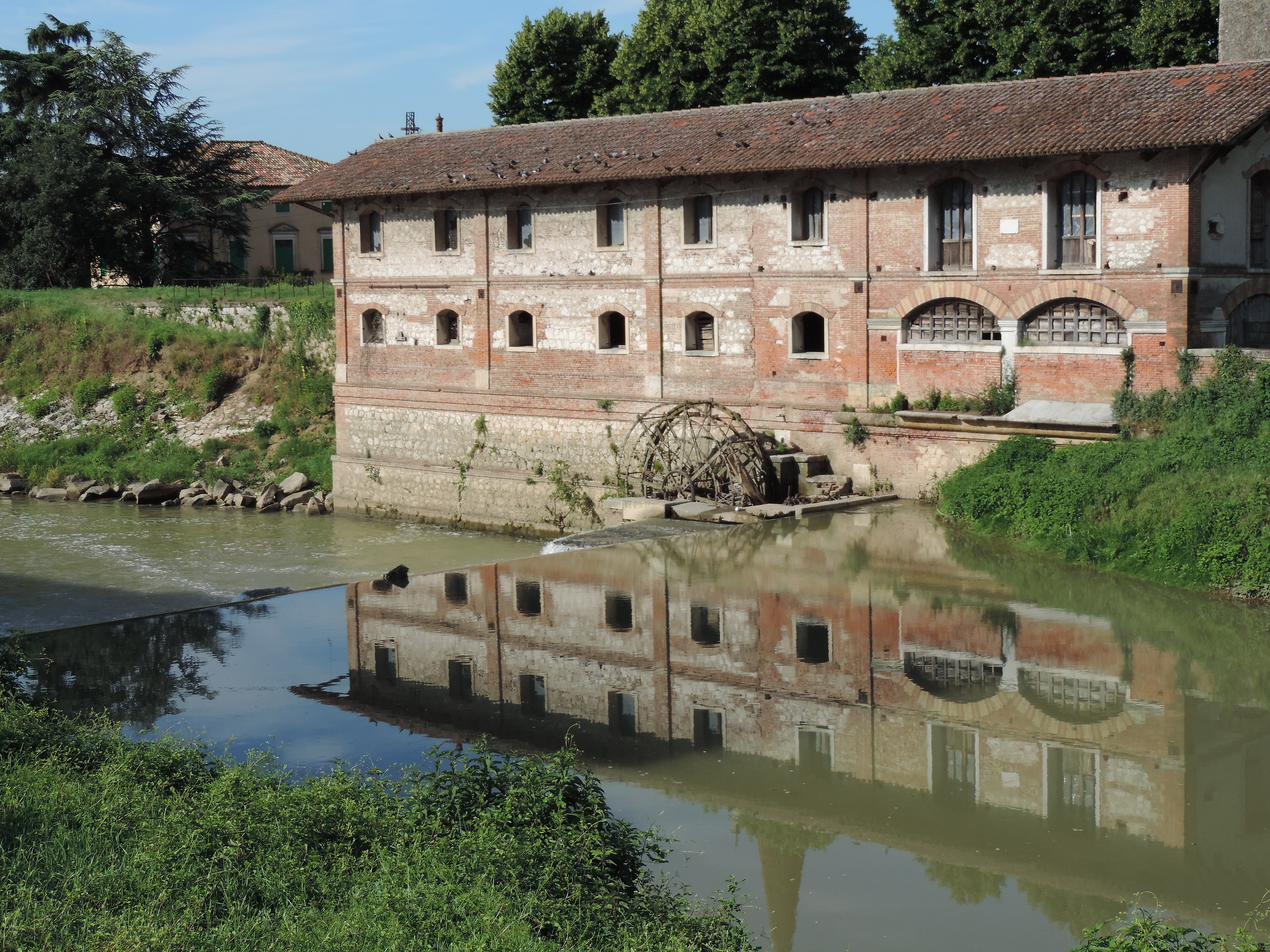 vecchio mulino sul fiume guà