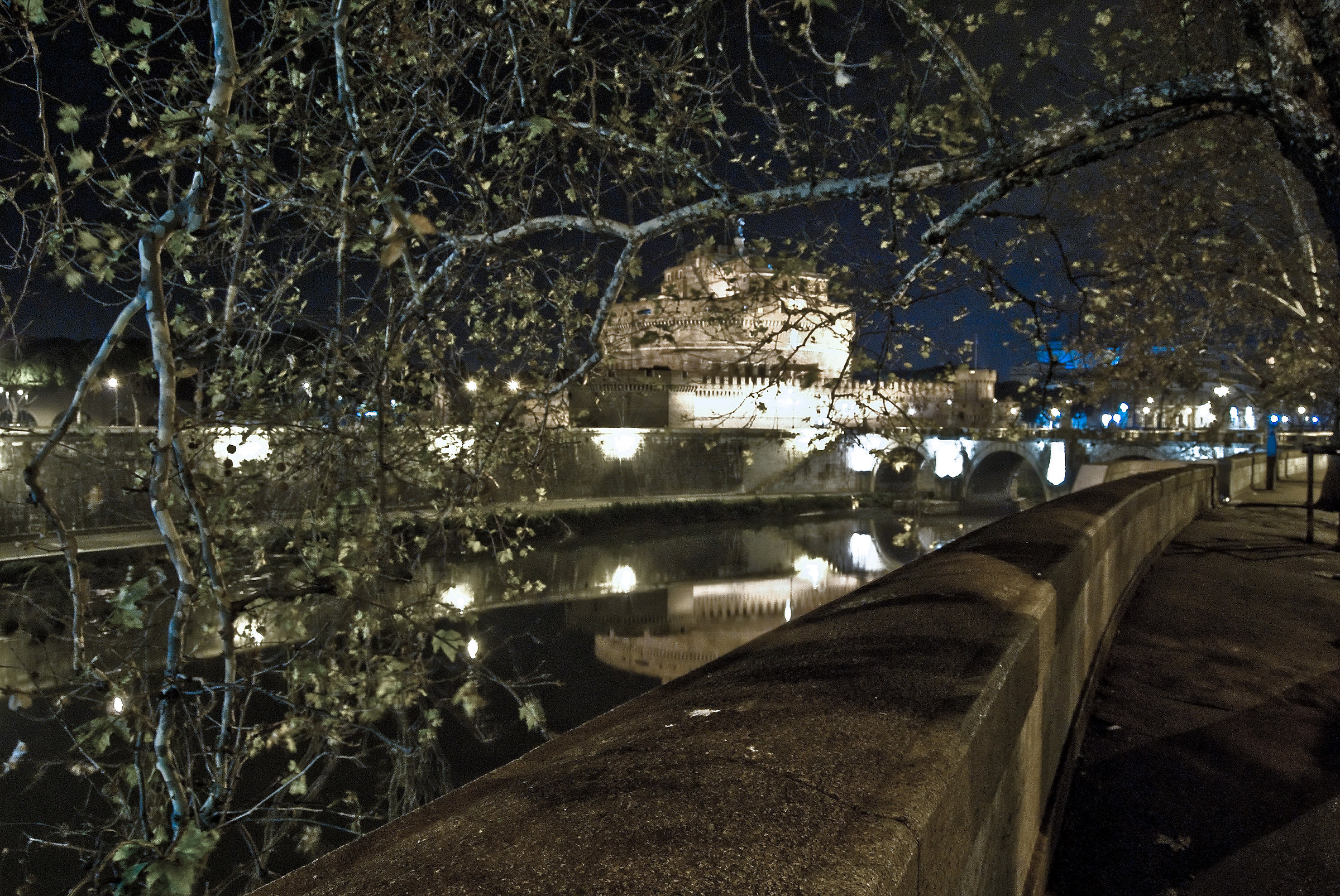 Lungo Tevere per Castel Sant'Angelo