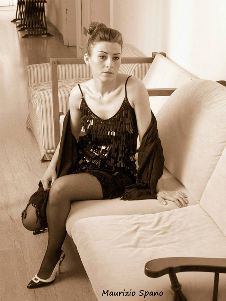 Giulia in the anteroom of the ballroom