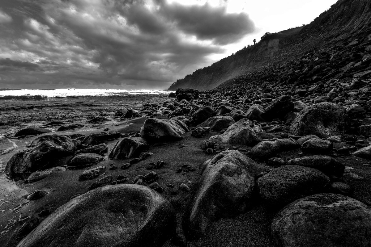The black stones beach ................