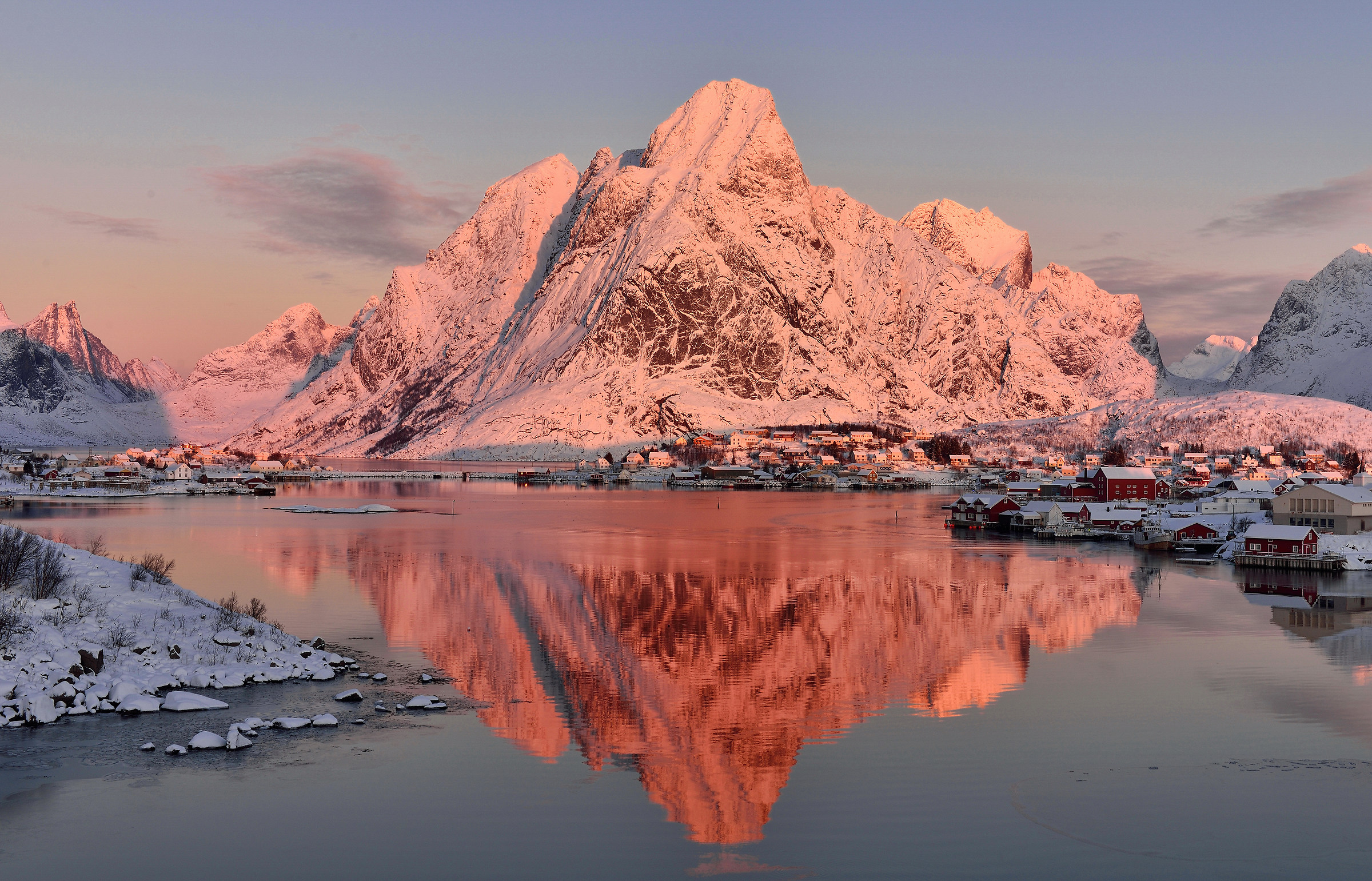 Lofoten - Sunrise in Moskenes