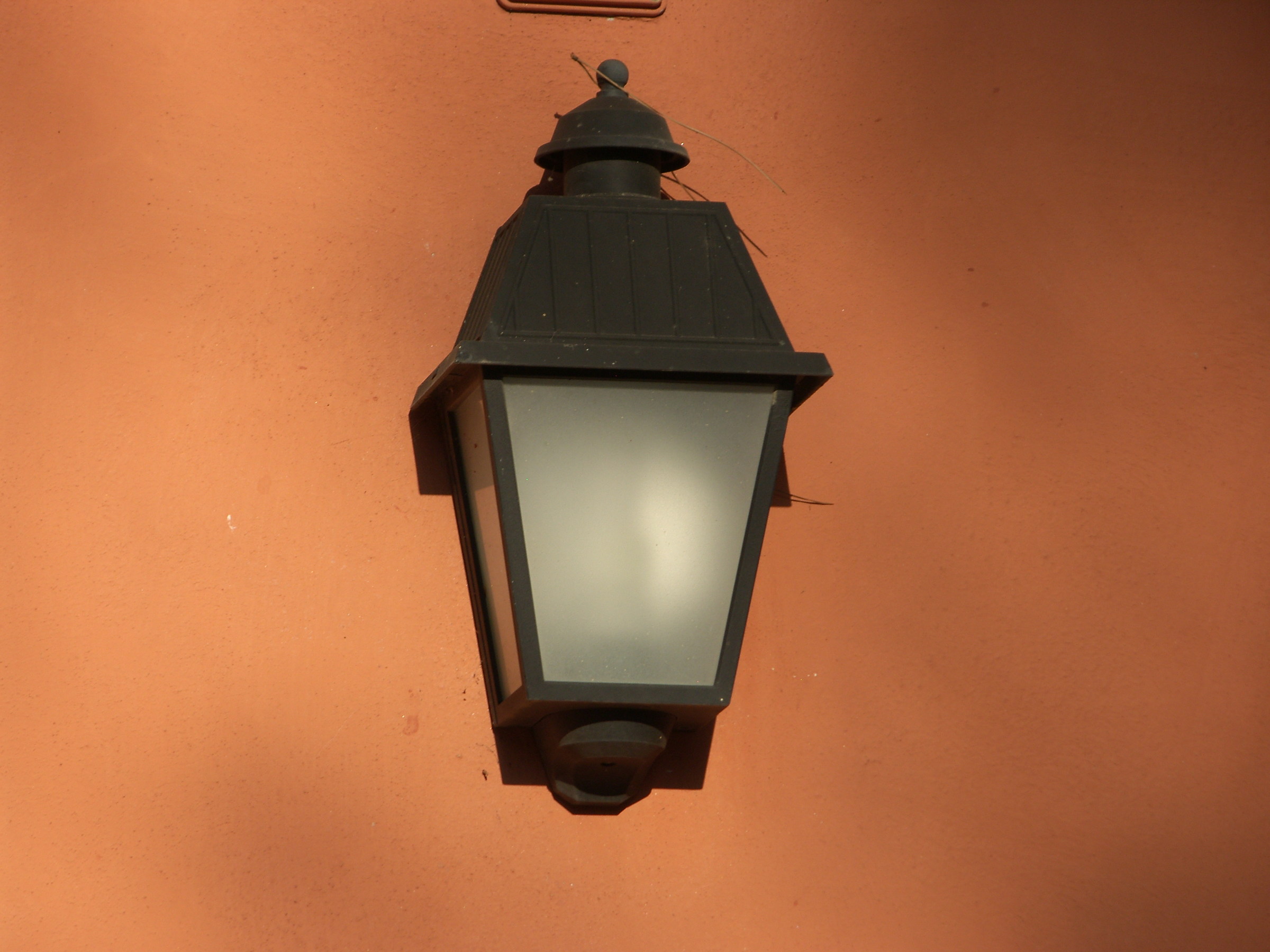 E tu lampa solitaria...