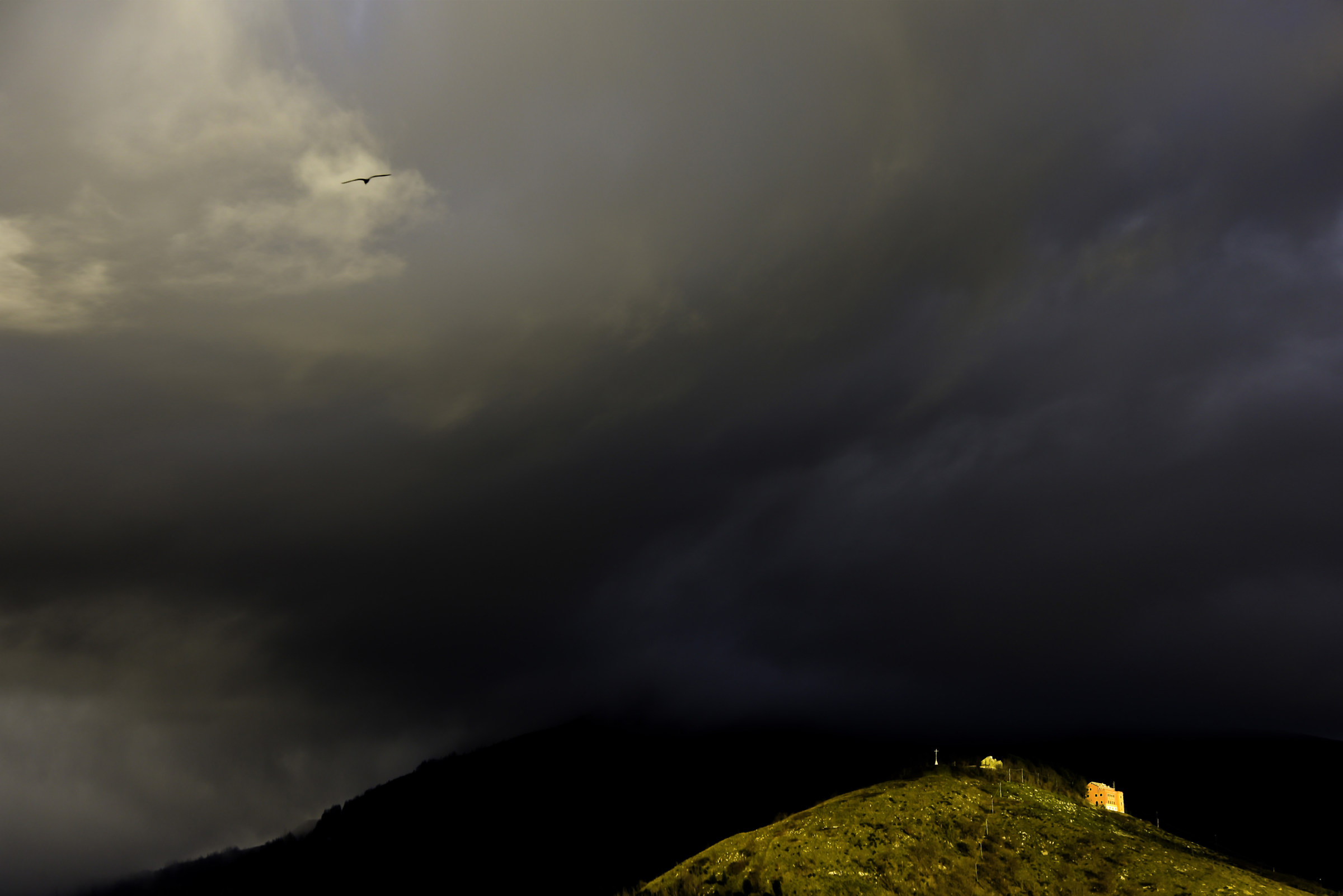 Temporale su Monte Fasce