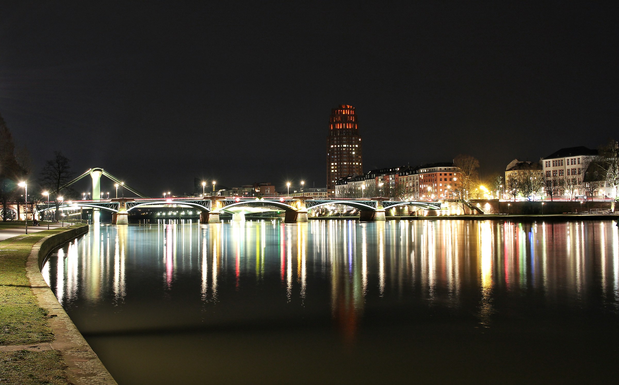 Passeggiata sul fiume