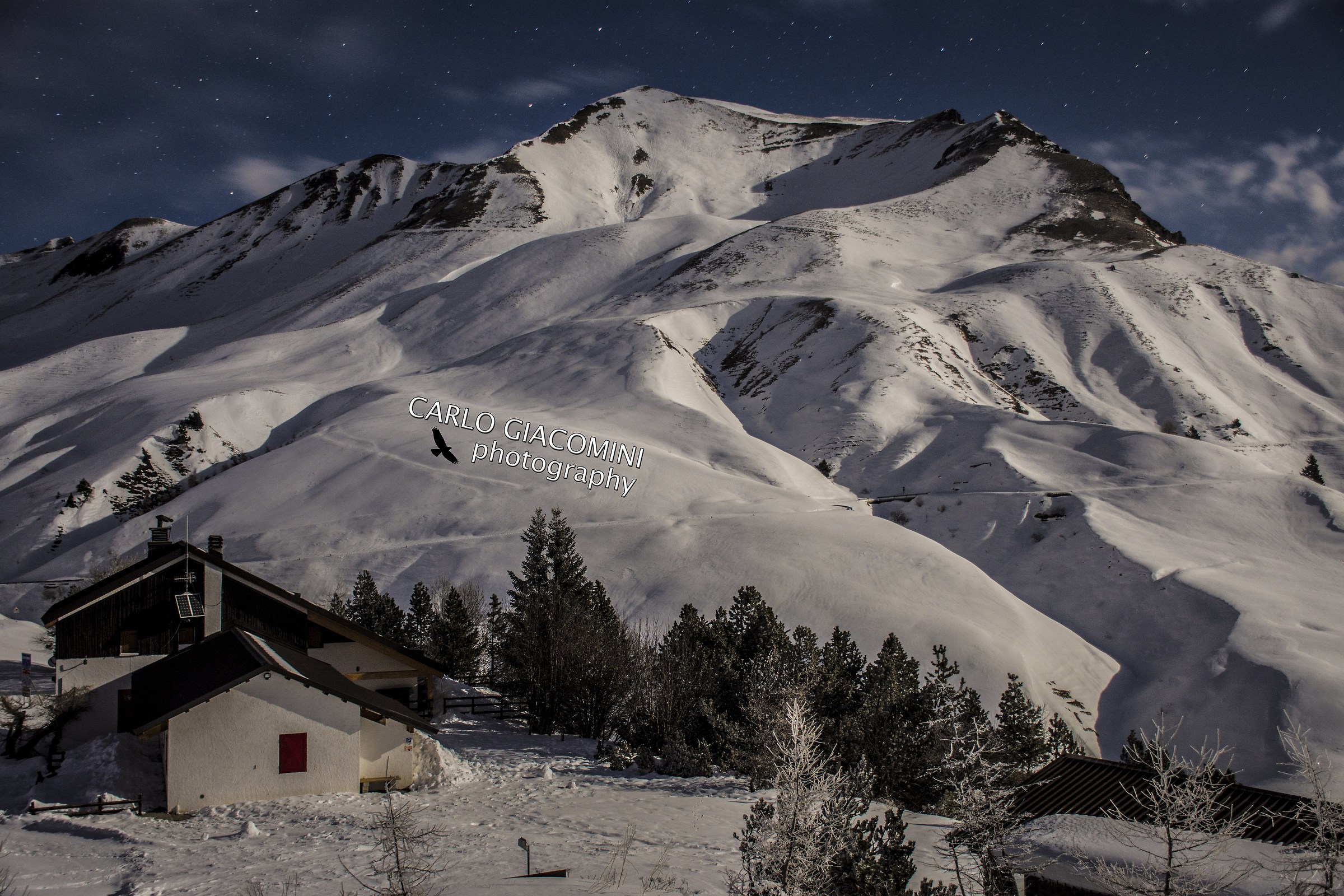 Passo Crocedomini al chiaro di luna