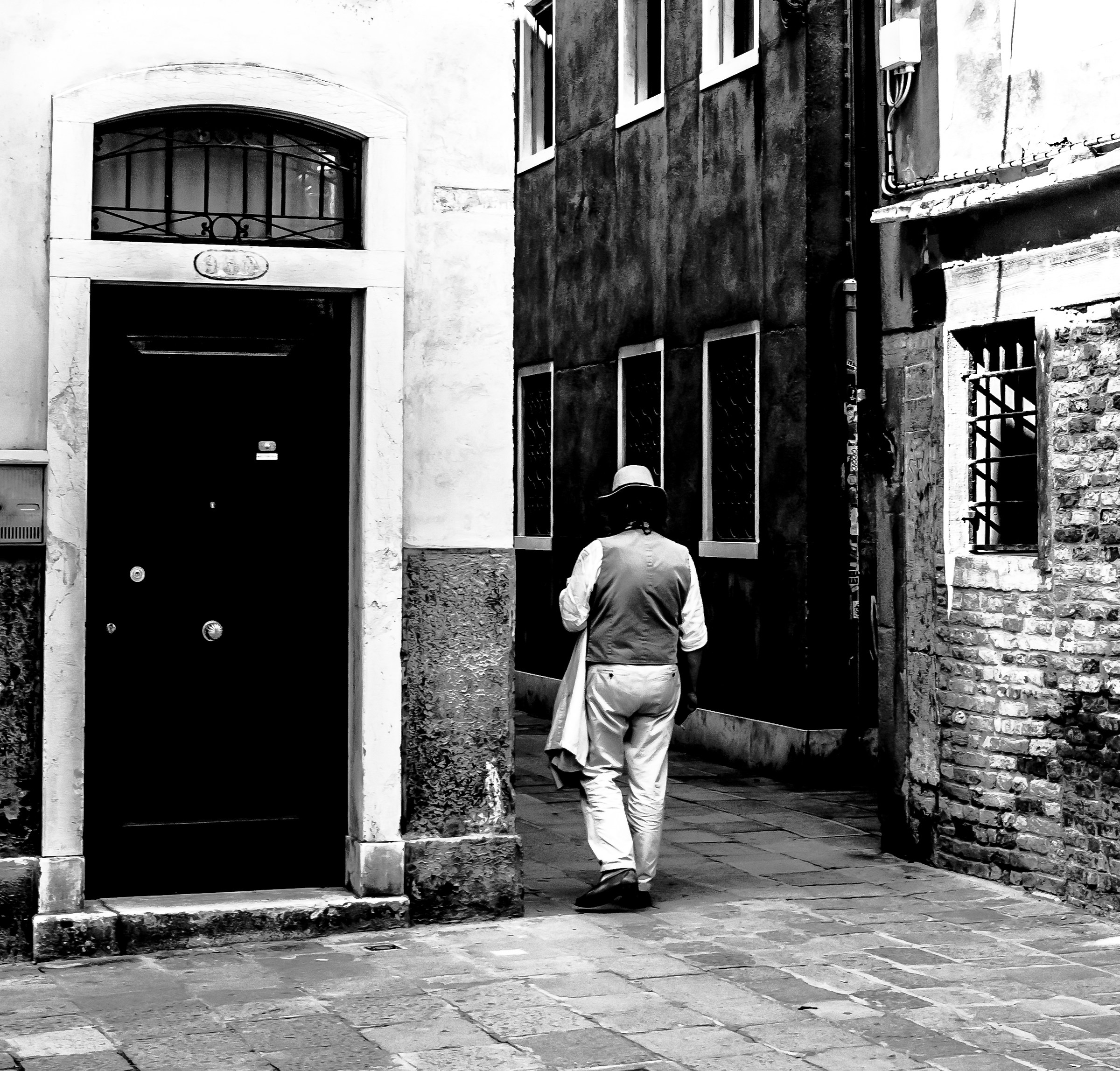 Caminando por la calle ....