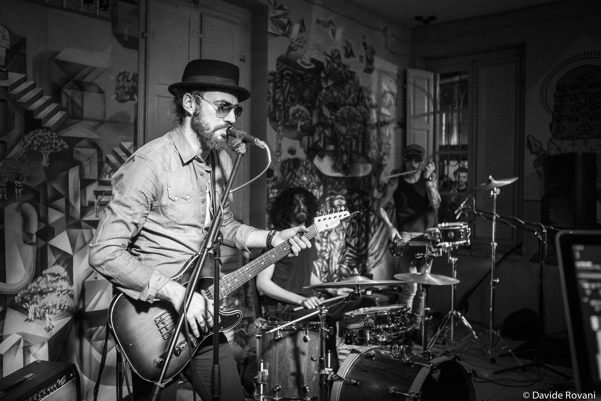 ONE MAN 100% bluez 02