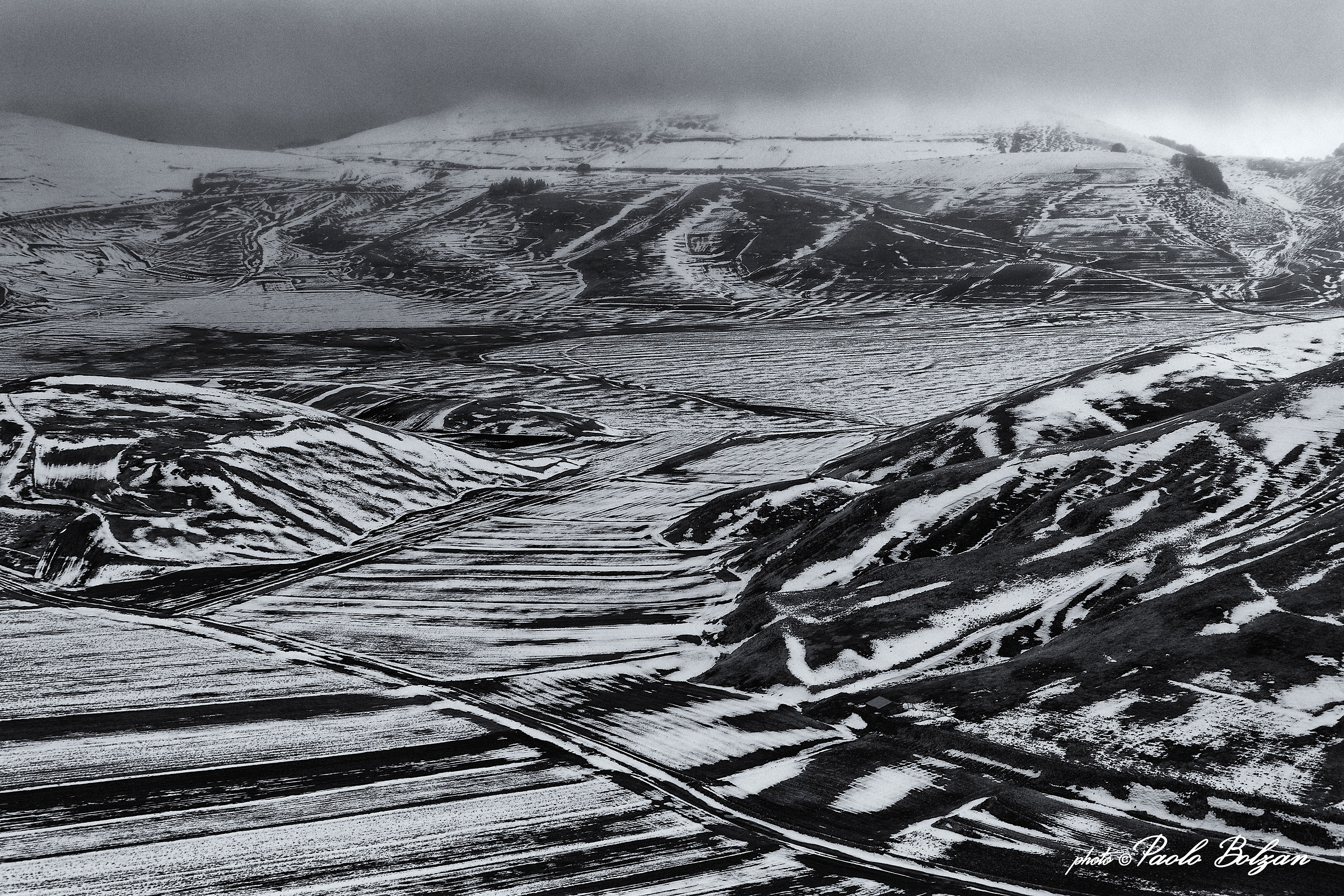 La neve disegna a Castelluccio