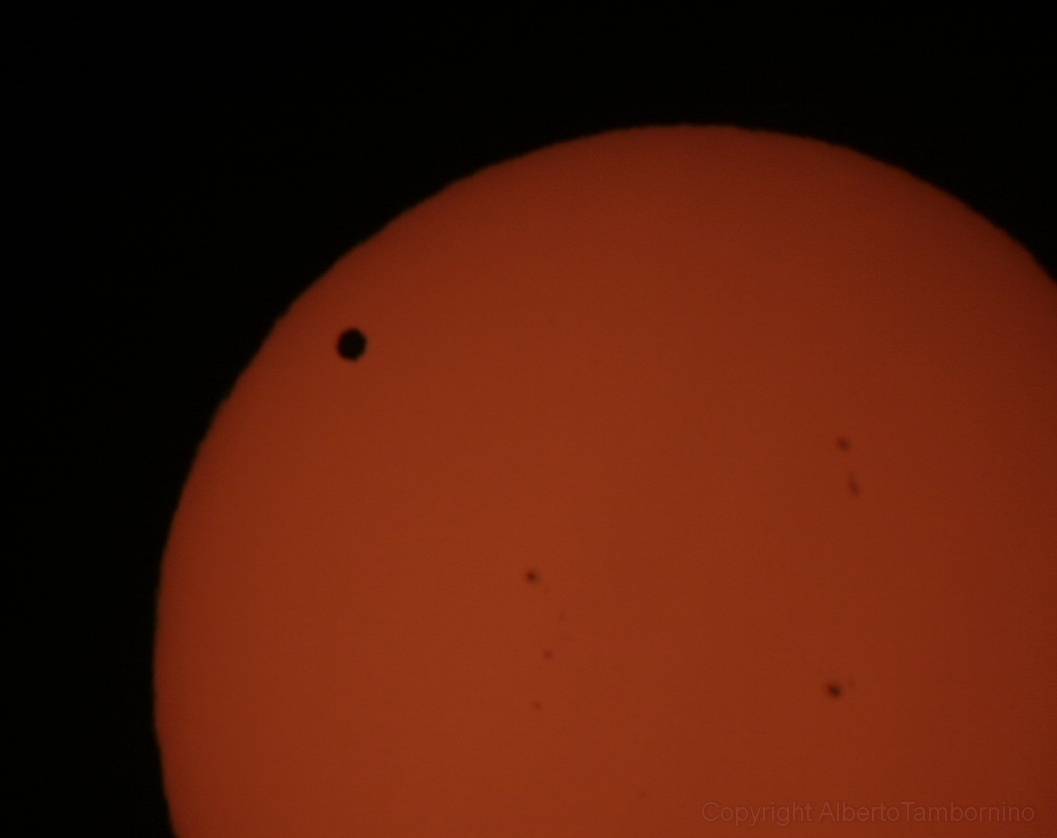 Venere davanti al sole