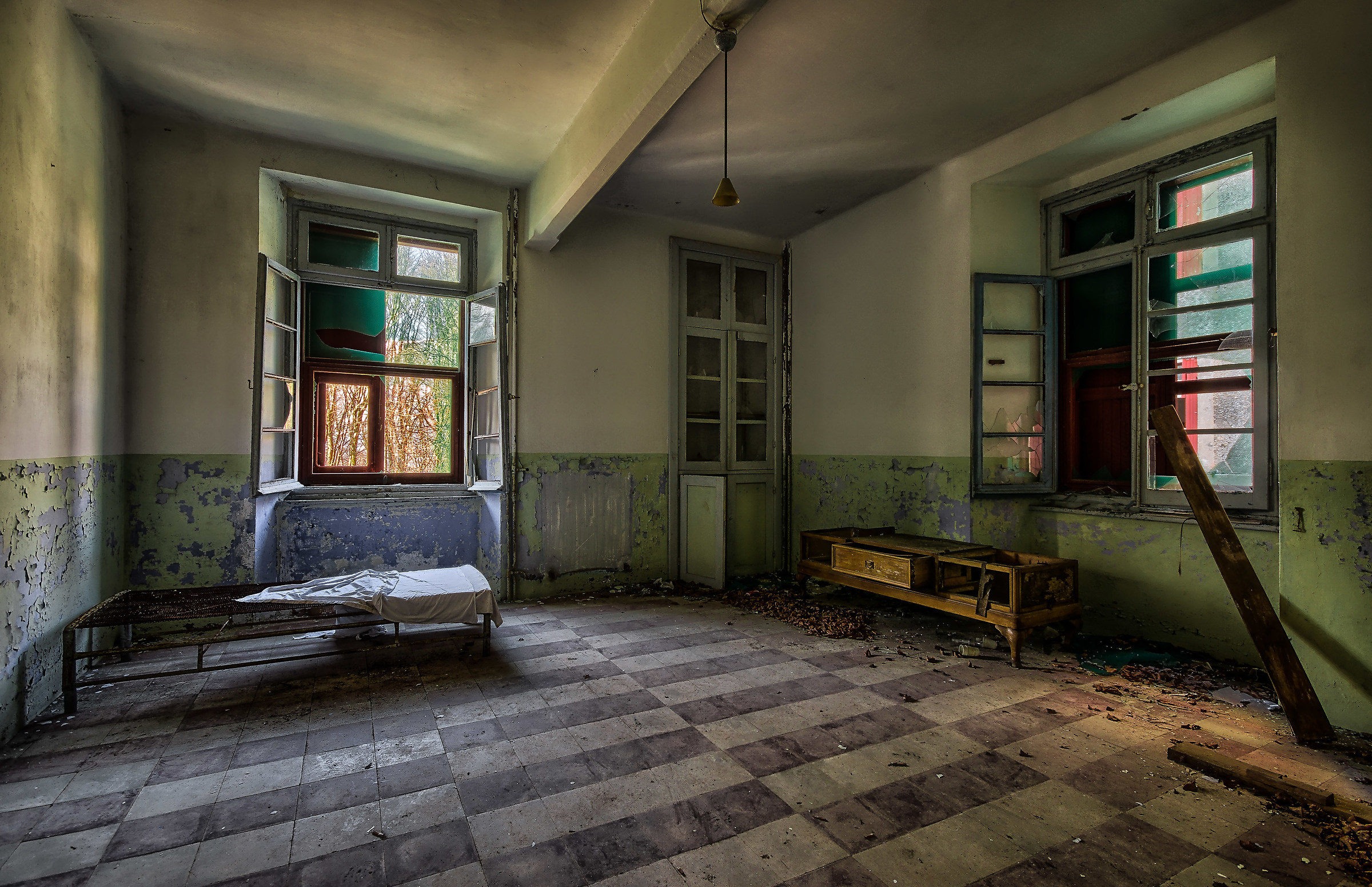 La colonia degli orrori...la vecchia branda