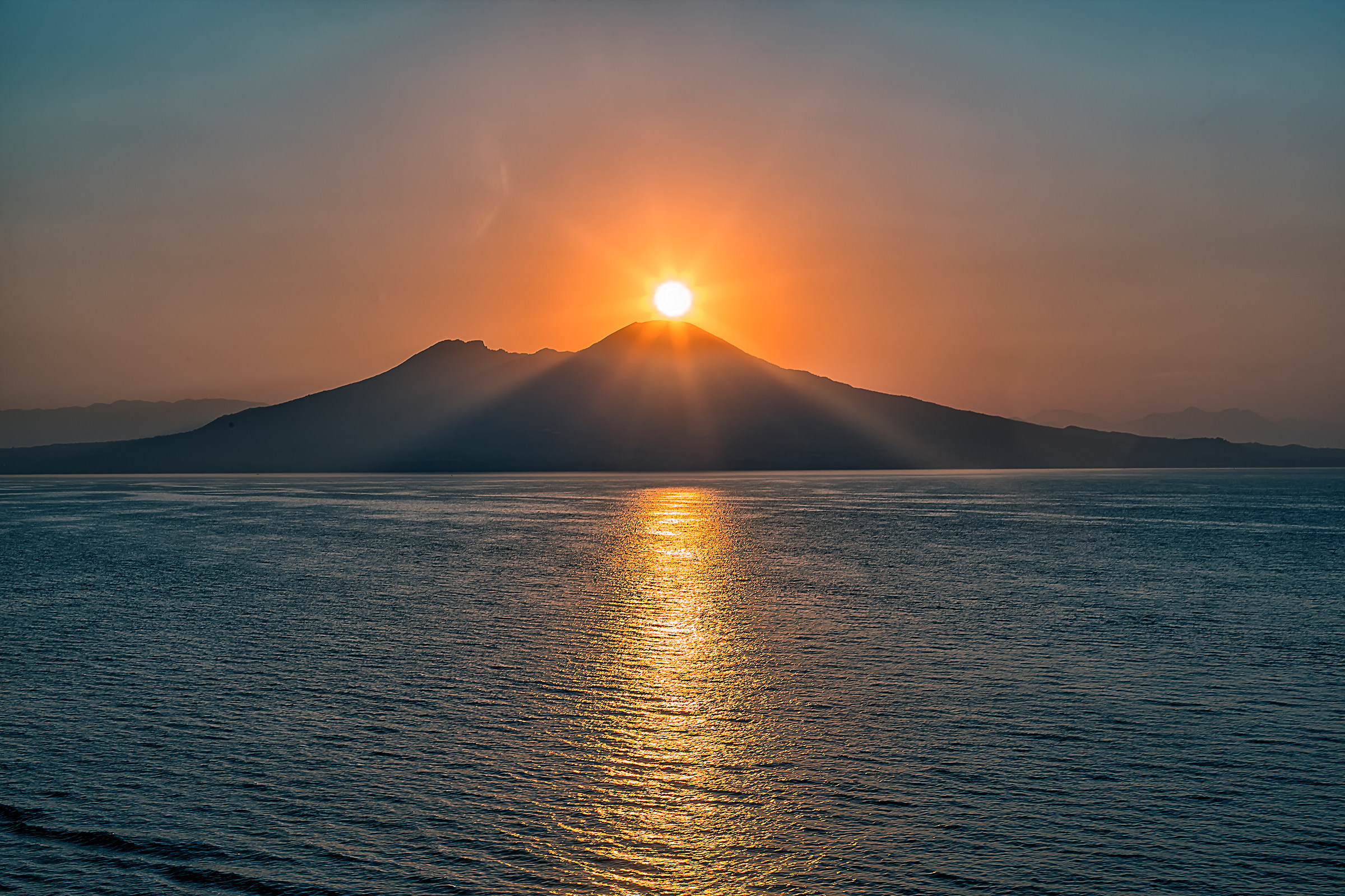 Alba sul Vesuvio