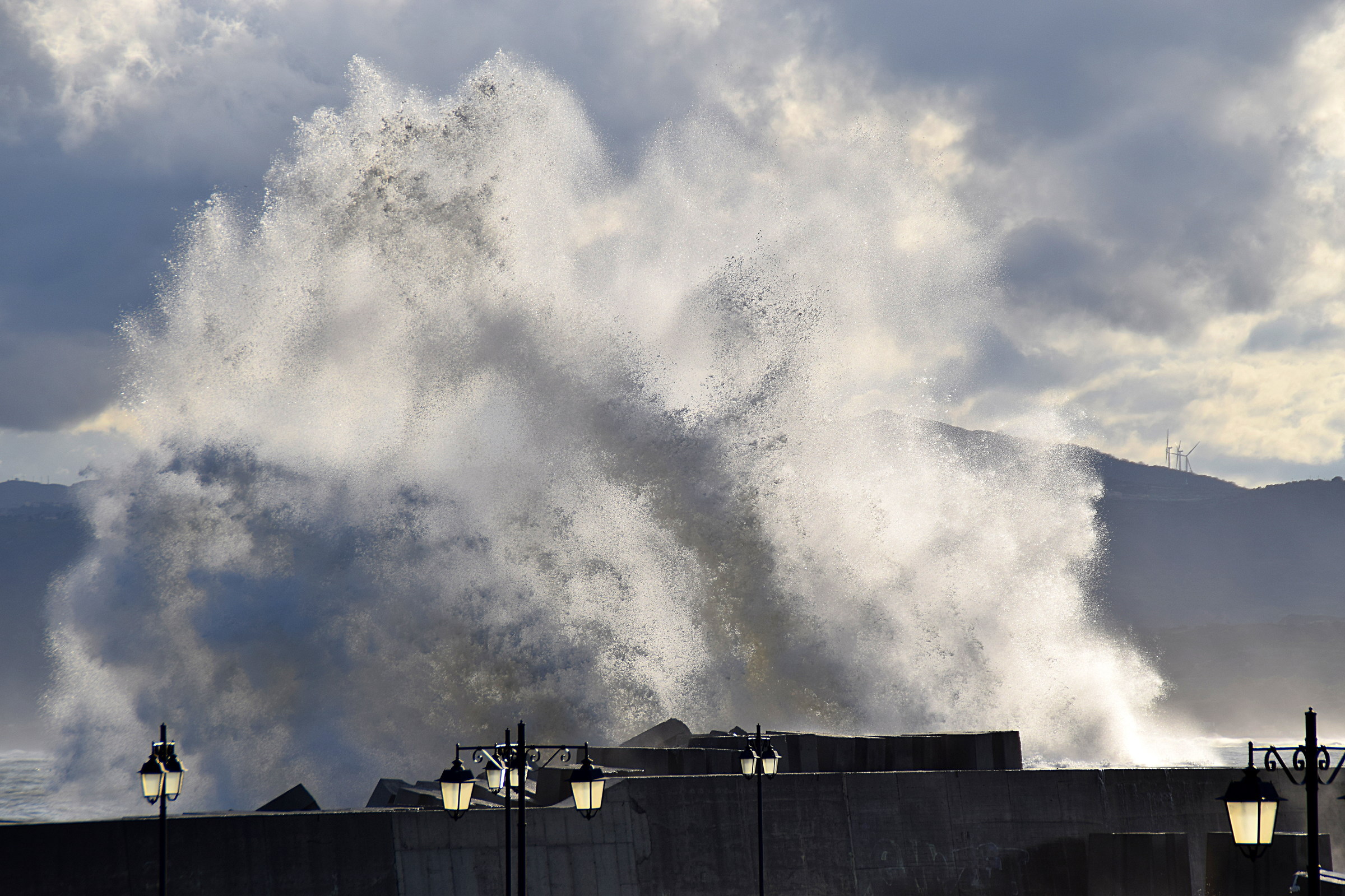 Altra onda enorme.. questa sono riuscita a contenerla..