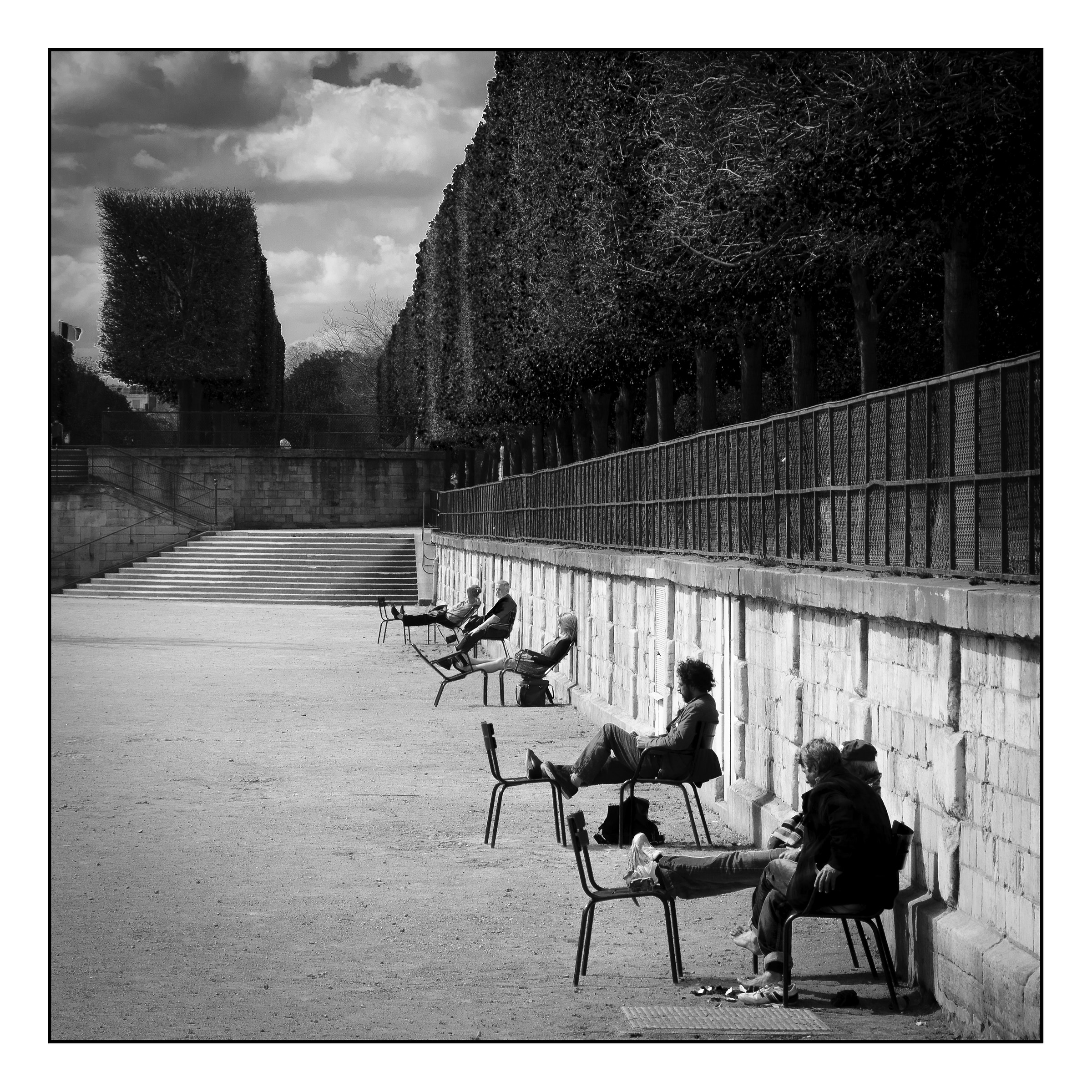 Relax at the Tuileries