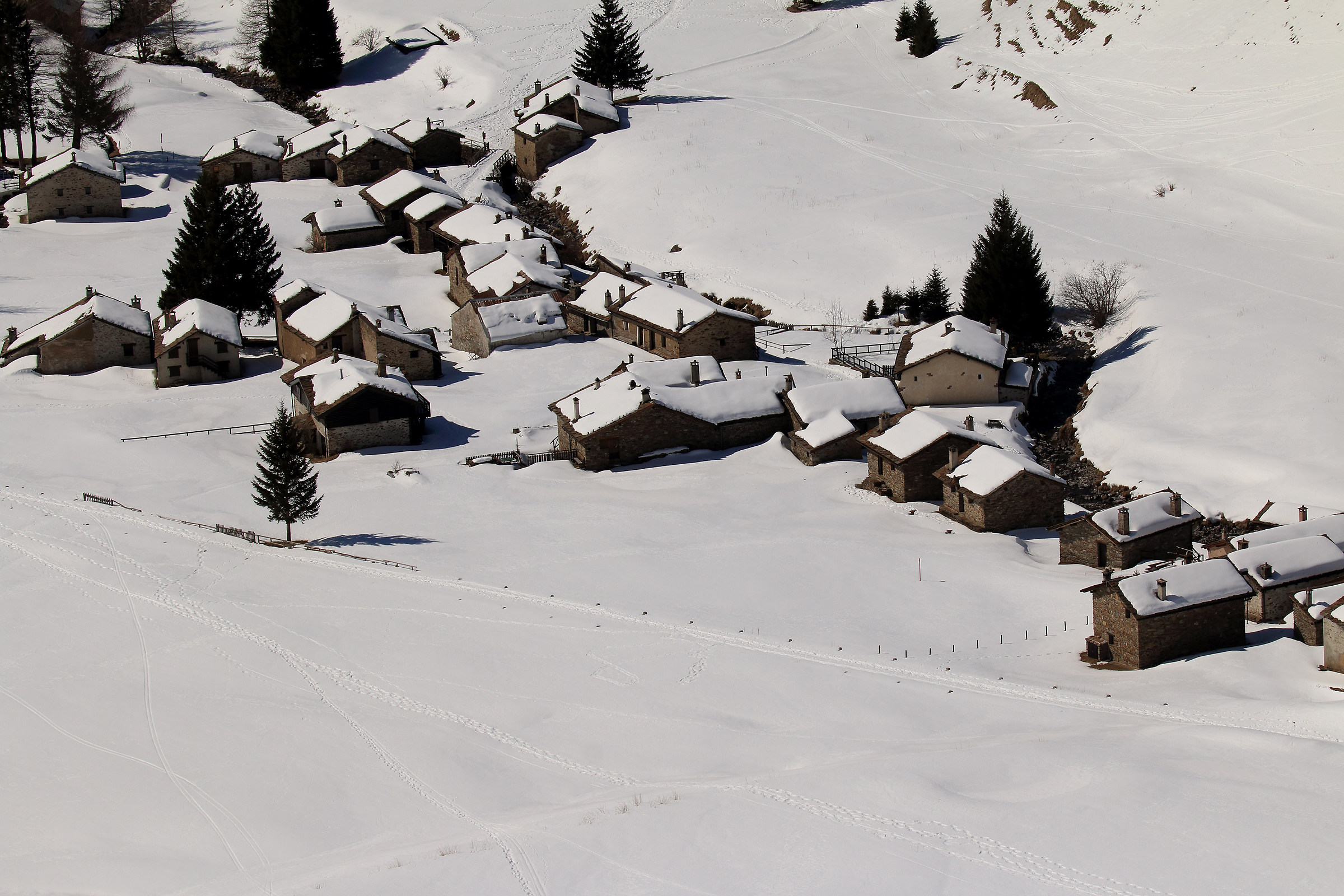 the magnificent alpine village of "houses of Viso"
