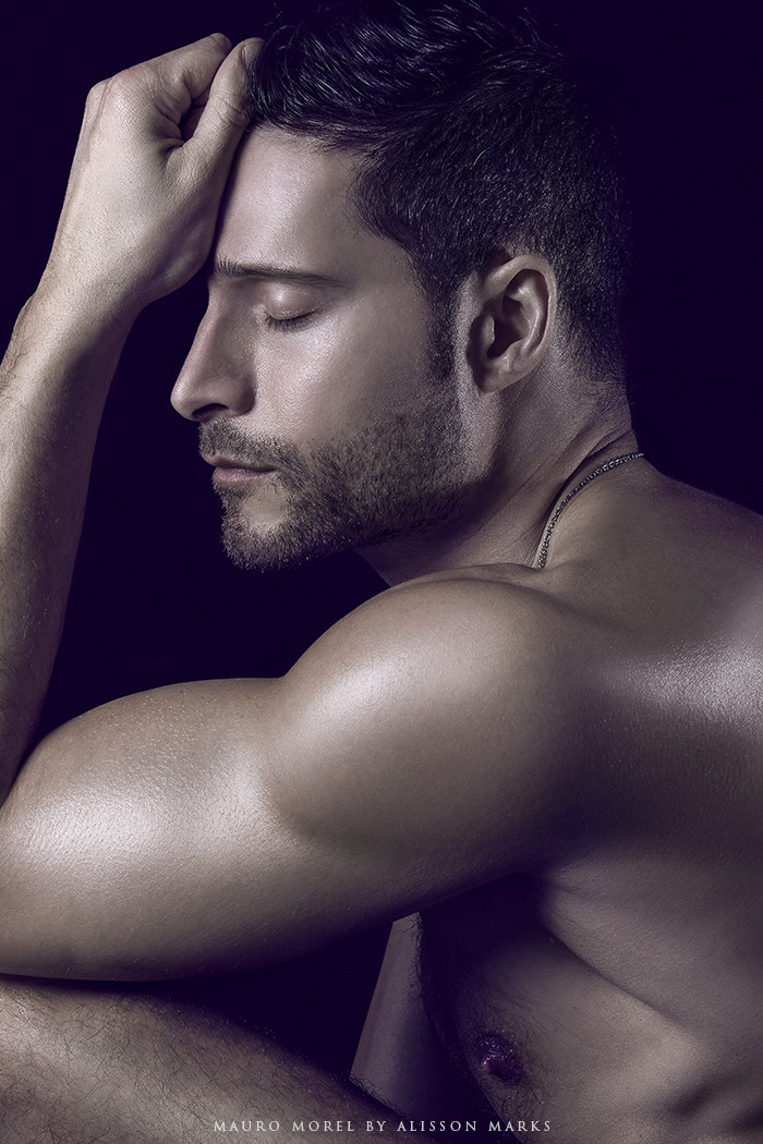 Mauro Morel in Curves Series