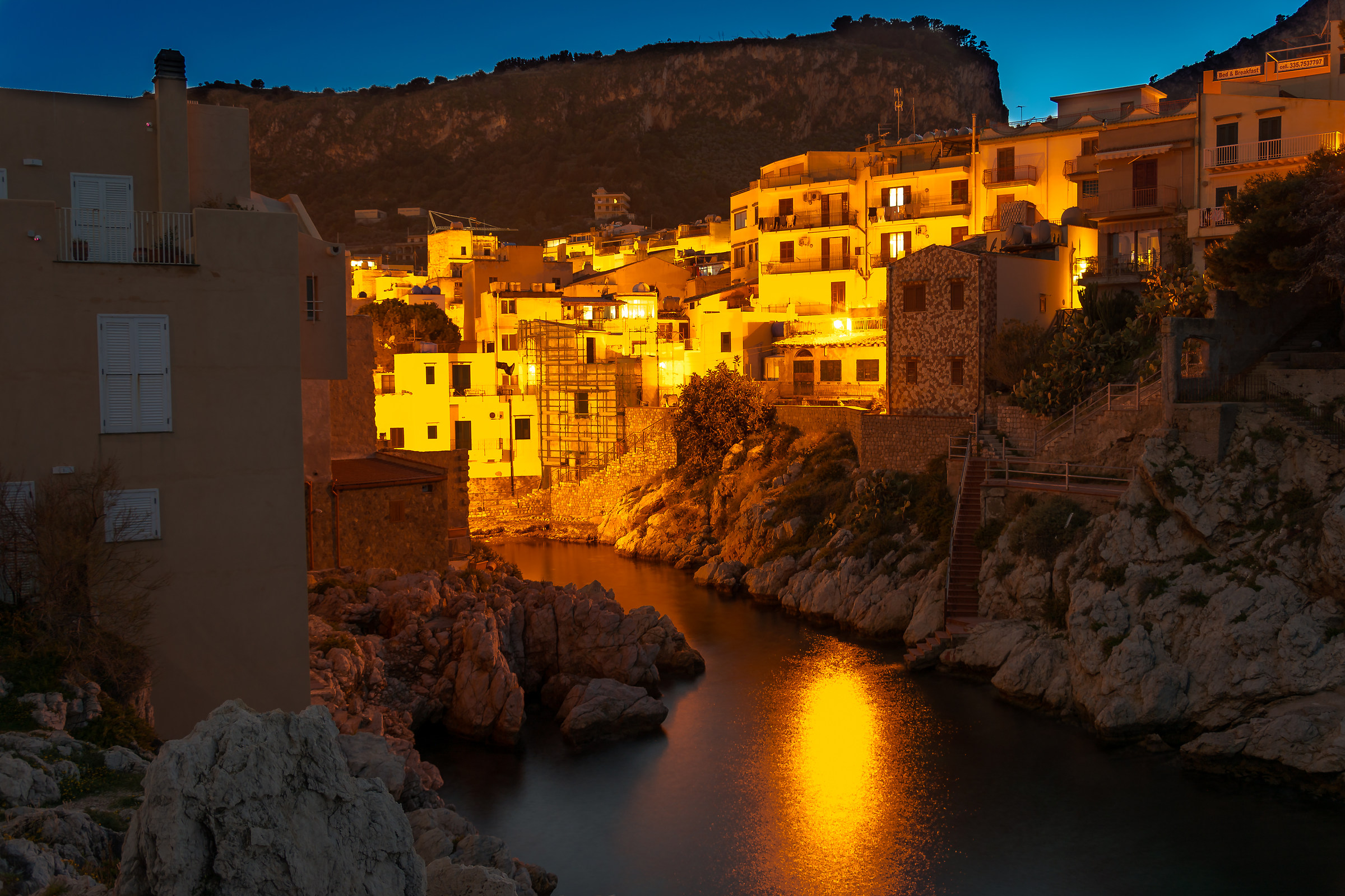 glimpse of Sant'Elia