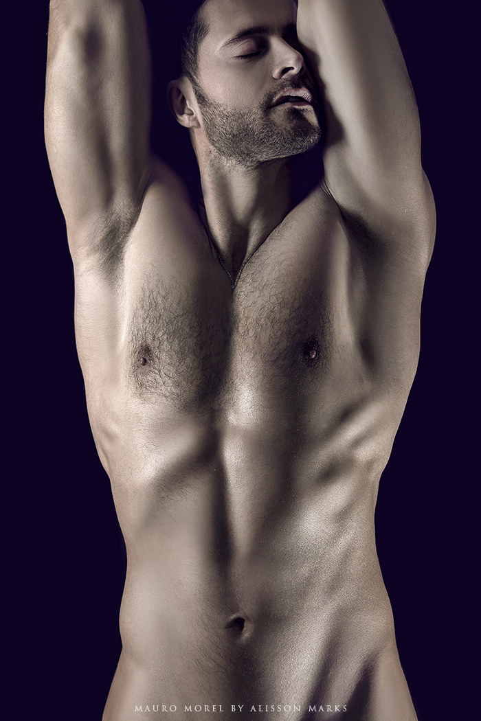 Mauro Morel in Curves Series