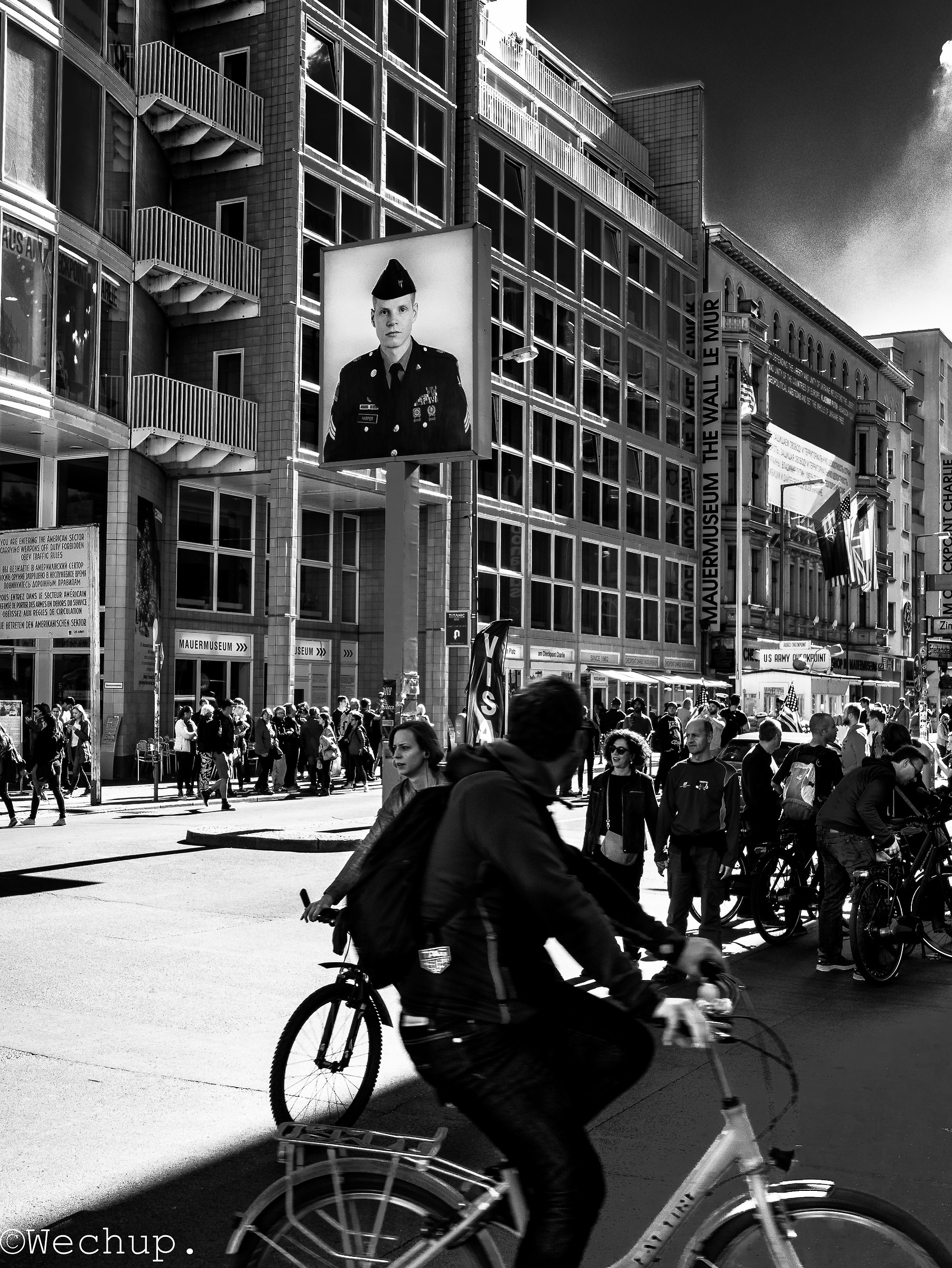 Berlin Checkpoint Charlie