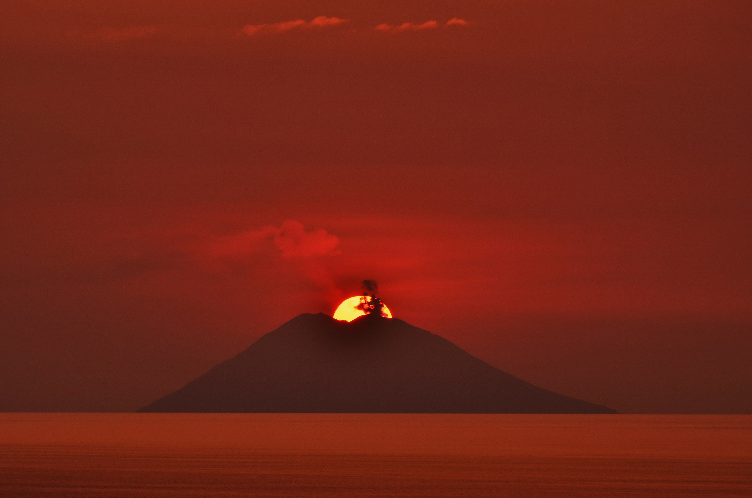 The last message to the outgoing day (Stromboli)