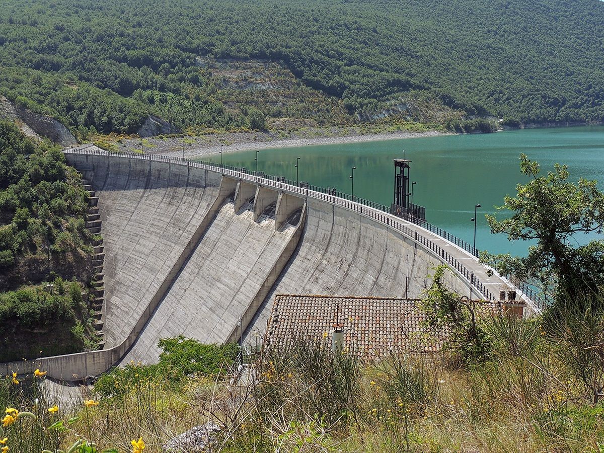 Diga del lago di Castreccioni