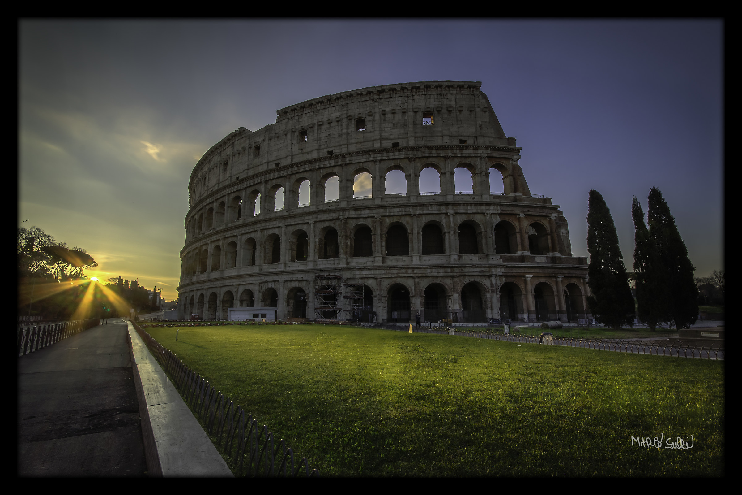 l'alba al colosseo