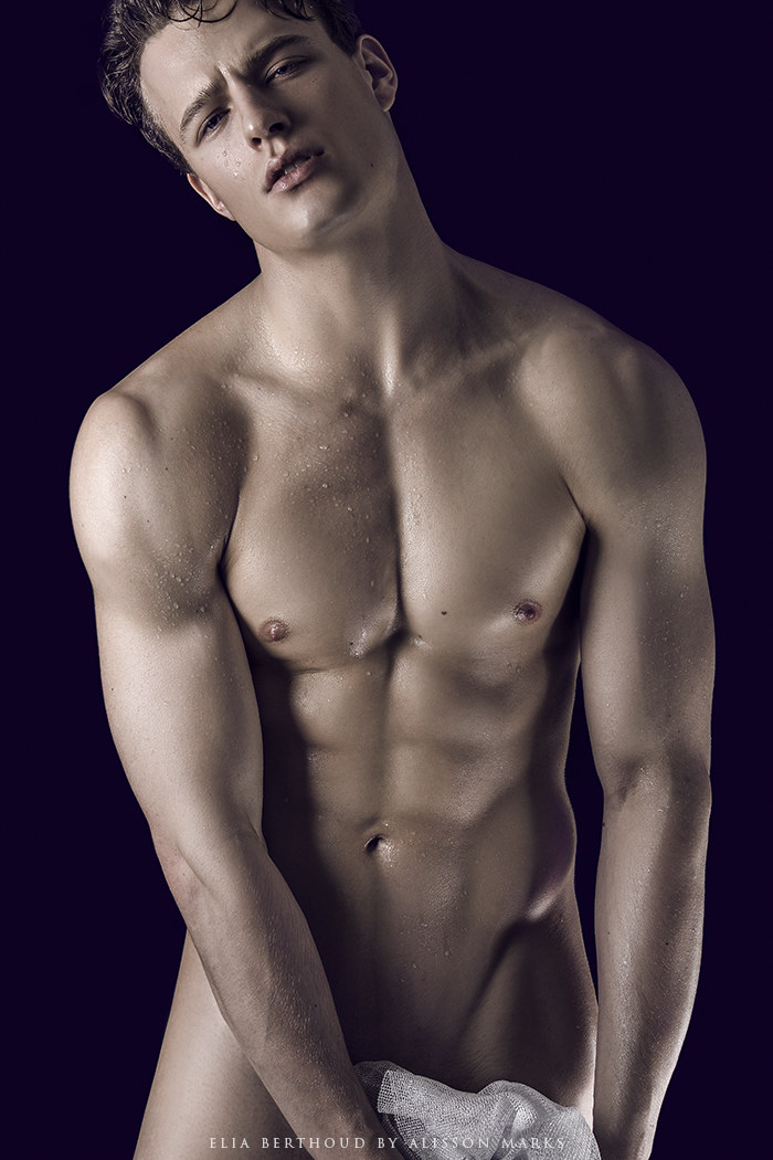 Elia in Curves Series