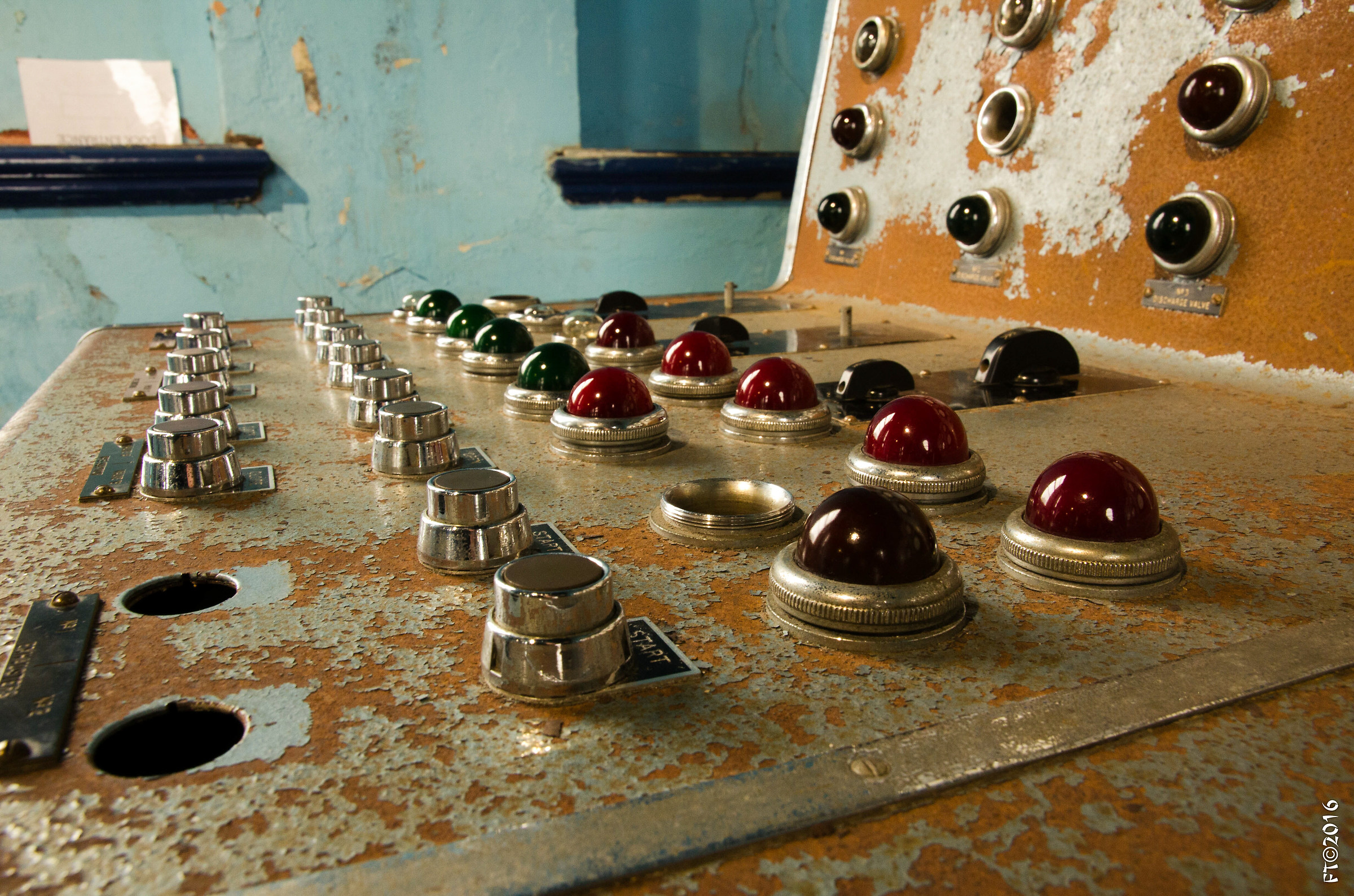 drydock Titanic - pumps Controls