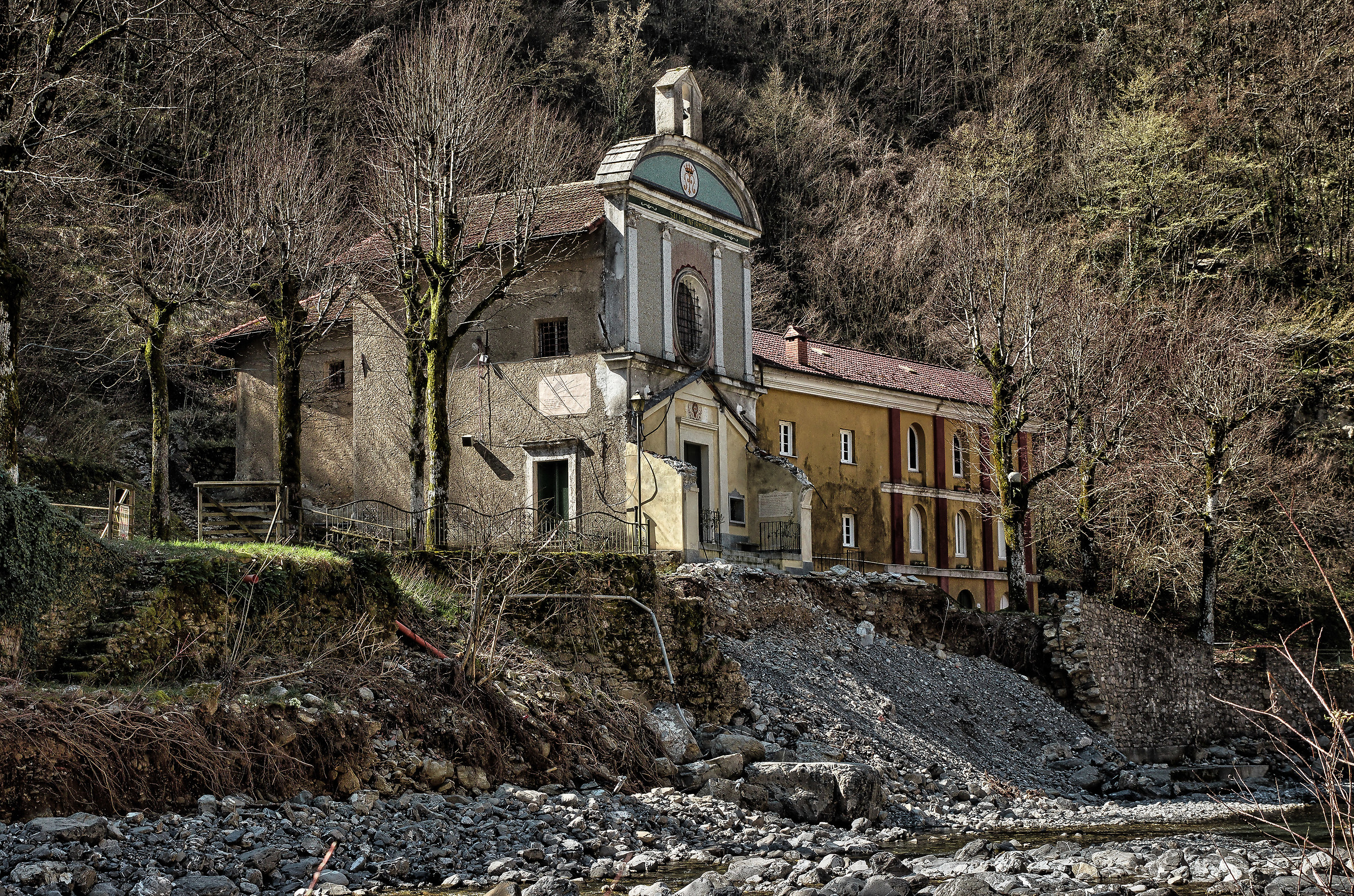 Madonna water ... the landslide and the risk of collapse
