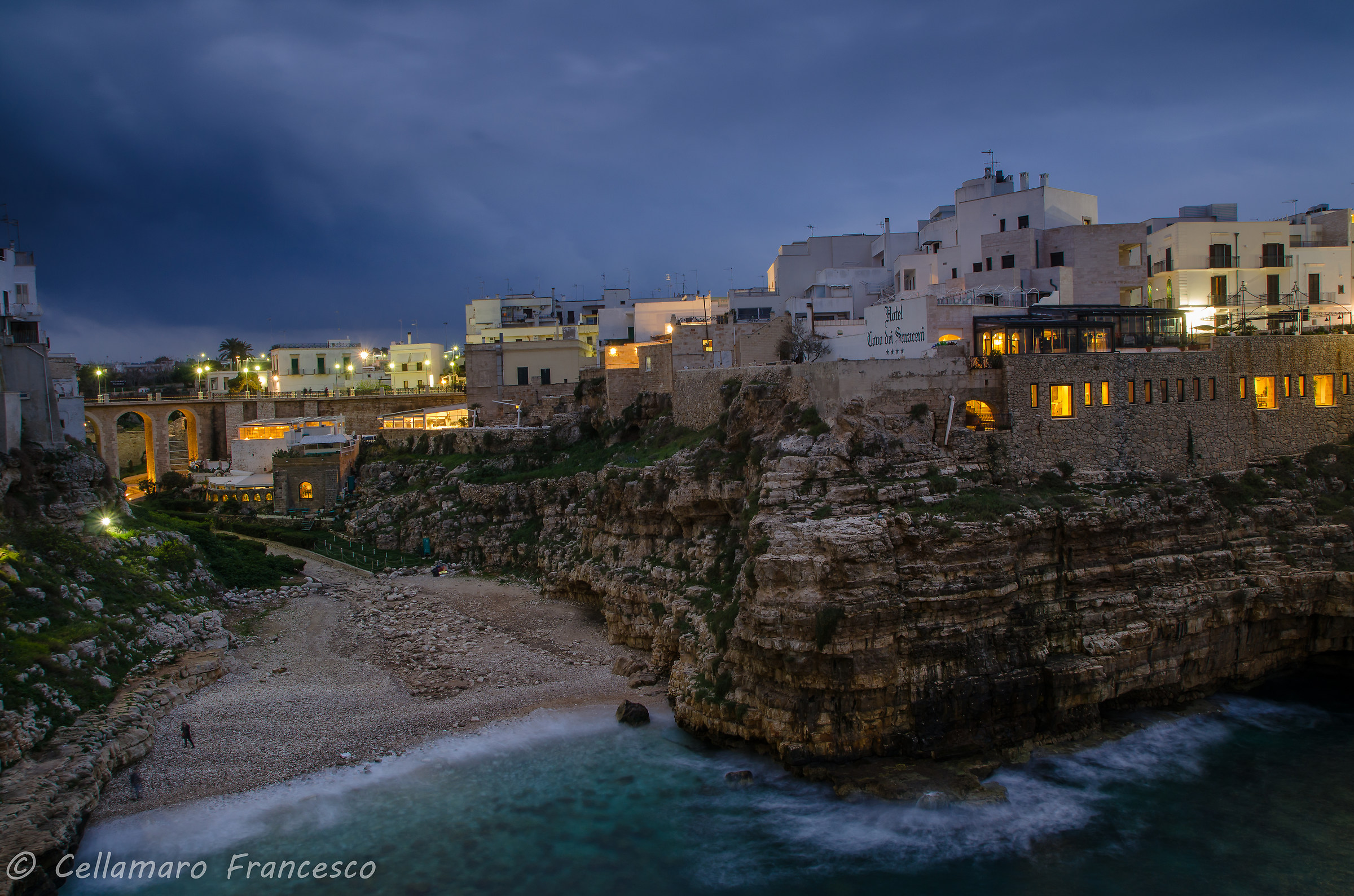 glimpse of polignano
