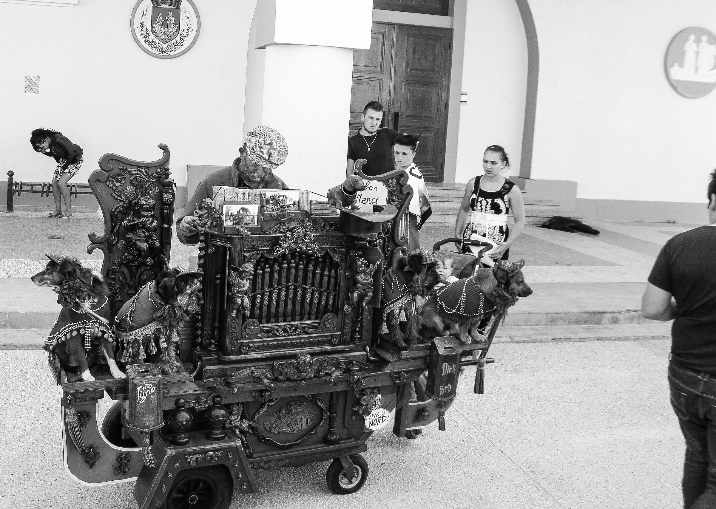 Saintes-Marie de la mer party of gypsies