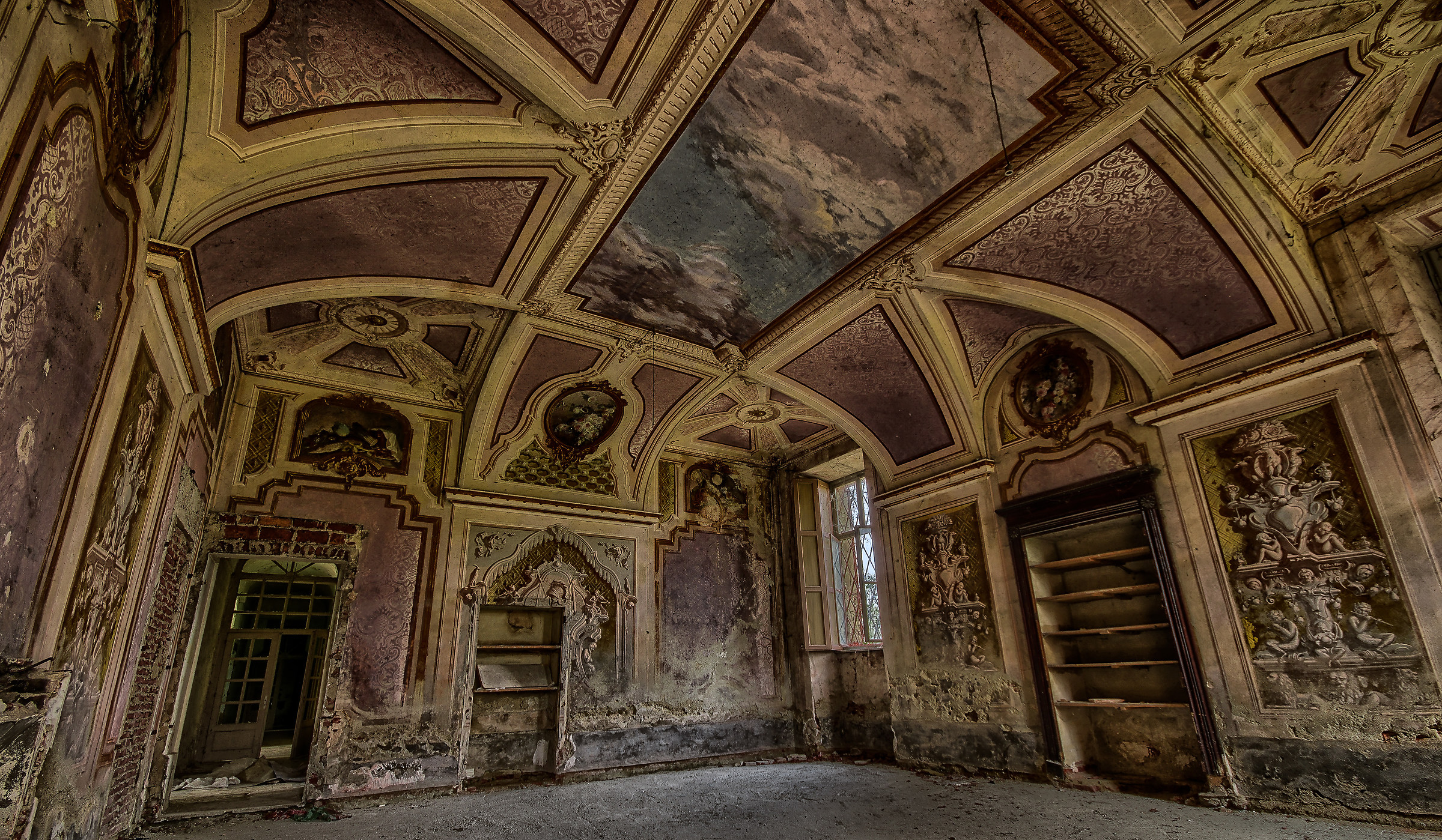 La villa del Conte B.in totale abbandono...