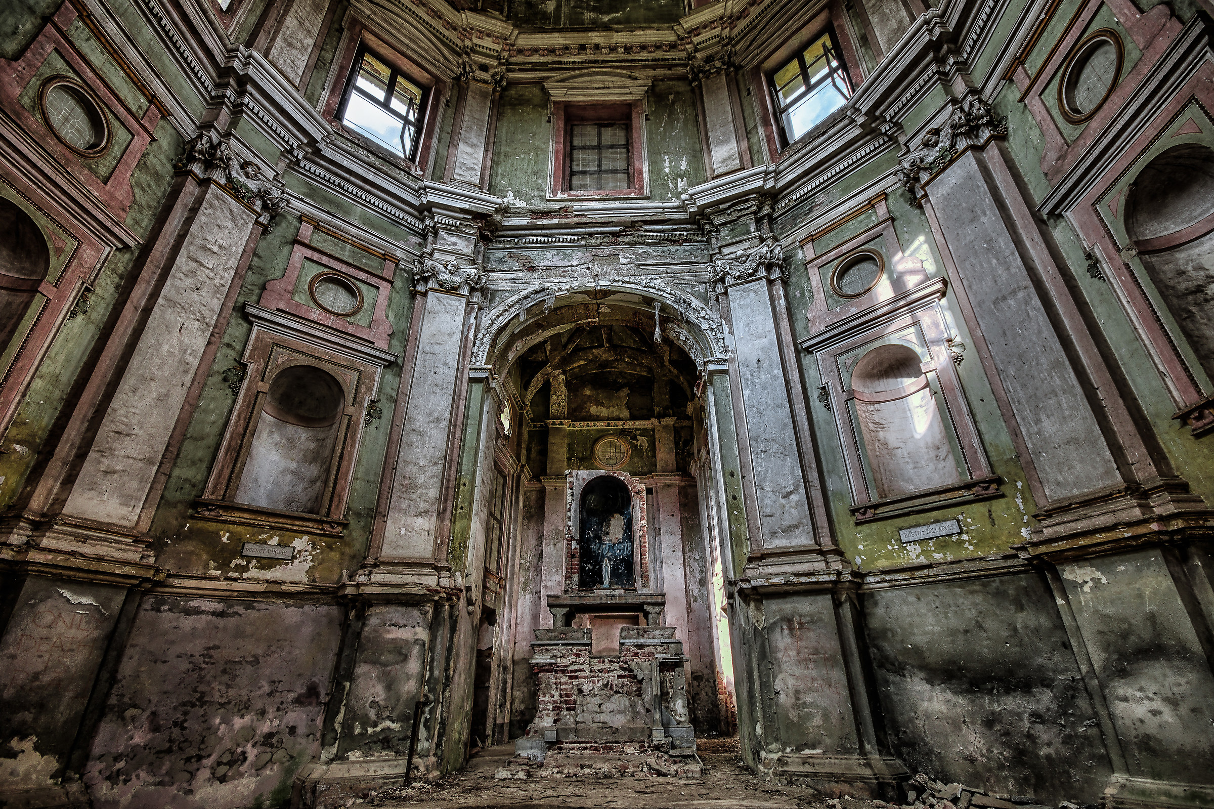 The church which houses the devil's score ...